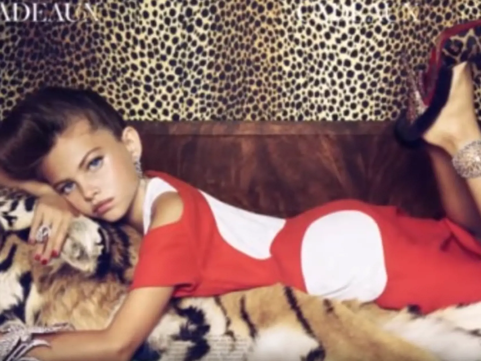 Niektoré hraničili s detskou pornografiou, keď na fotkách pôsobila ako lolitka.