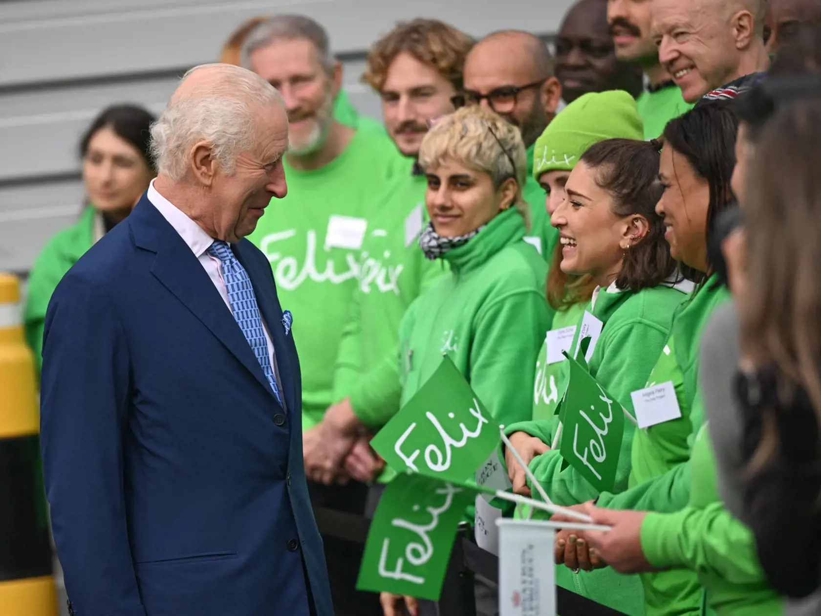 Kráľ Karol po vlámaní do Windosru rýchlo navrhol veľké zmeny v ich životoch a poprosil Williama a Kate, aby sa presťahovali k nemu do Clarence House.