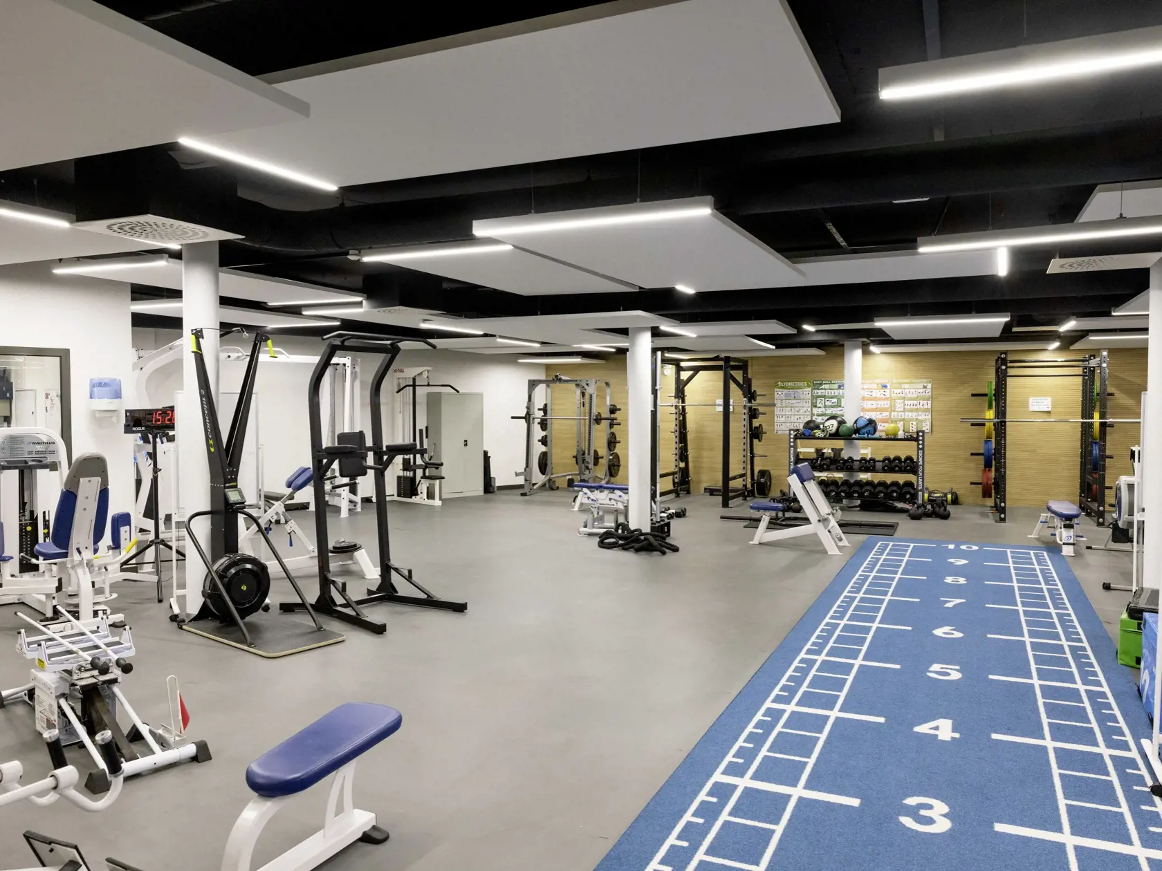 Tréning. K dispozícii je aj plnohodnotné fitnescentrum.