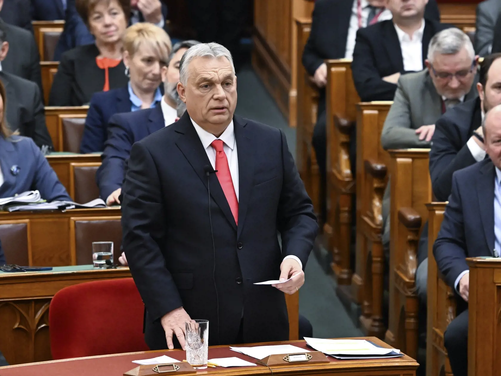 AG13 Budapešť - Na snímke maďarský premiér Viktor Orbán vystupuje s prejavom v úvode jarnej schôdze parlamentu v Budapešti v pondelok 24. februára 2025. Členstvo Ukrajiny v Európskej únii je európskou záležitosťou, pričom bez rozhodnutia Maďarov Ukrajina do Únie nevstúpi. Povedal to v pondelok v úvode jarnej schôdze parlamentu predseda maďarskej vlády Viktor Orbán. "Nie sú dané žiadne podmienky na členstvo, teraz by to zničilo maďarských roľníkov a dokonca aj maďarské národné hospodárstvo," podčiarkol Orbán. FOTO TASR/AP

Hungarian Prime Minister Viktor Orban responds to speeches at the start of the spring session of the National Assembly in Budapest, Hungary, Monday, Feb. 24, 2025. (Zoltan Mathe/MTI via AP)