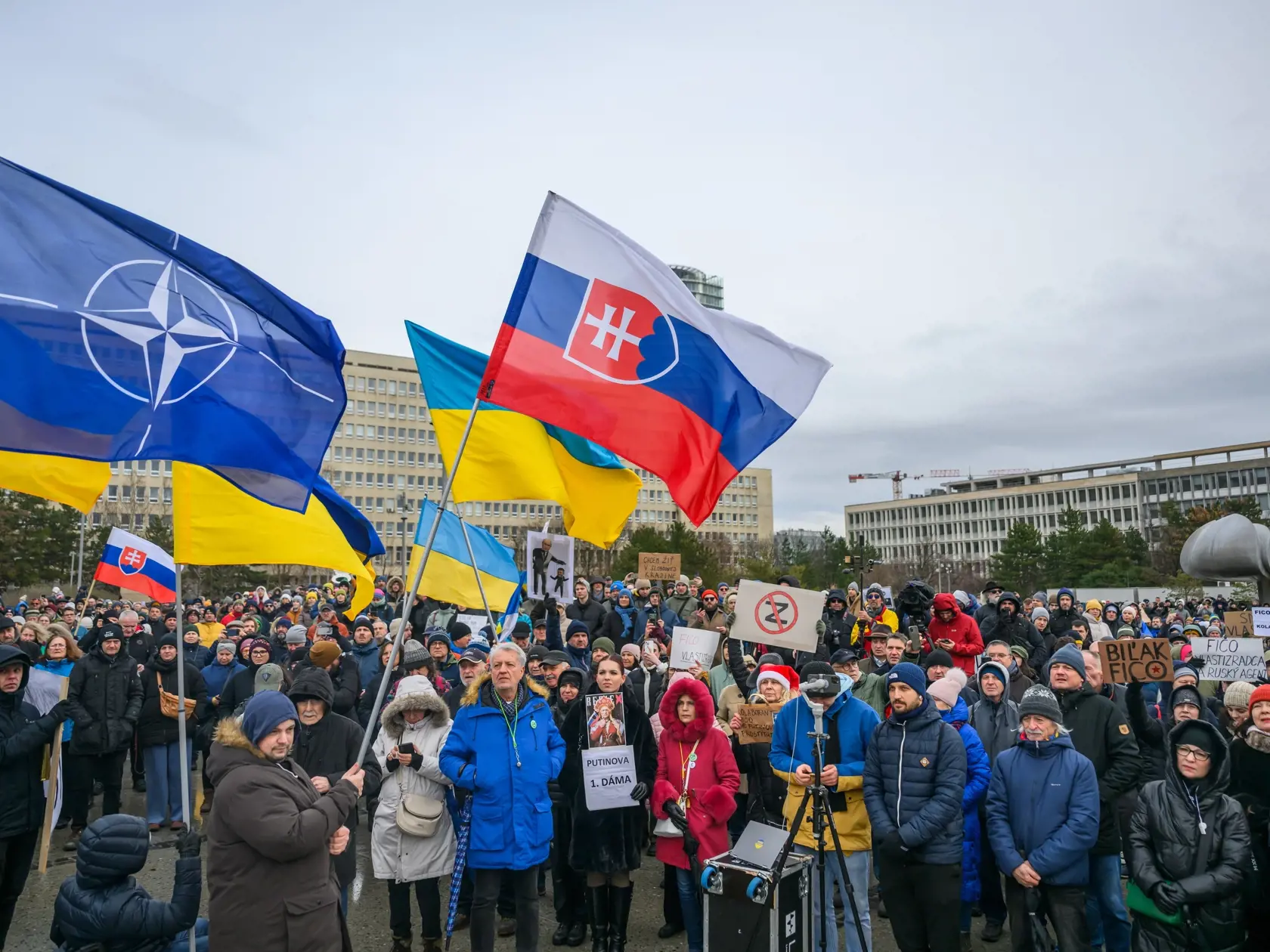Protest proti návšteve premiéra Roberta Fica v Moskve.