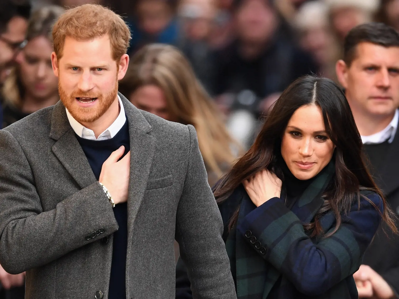 Princovi Harrymu a jeho snúbenici Meghan Markle prišiel poštou biely prášok.