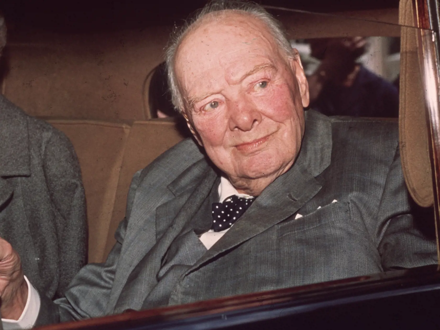 30.júla 1964:  sir Winston Churchill (1874 - 1965) na ceste z Londýna do Kentu.