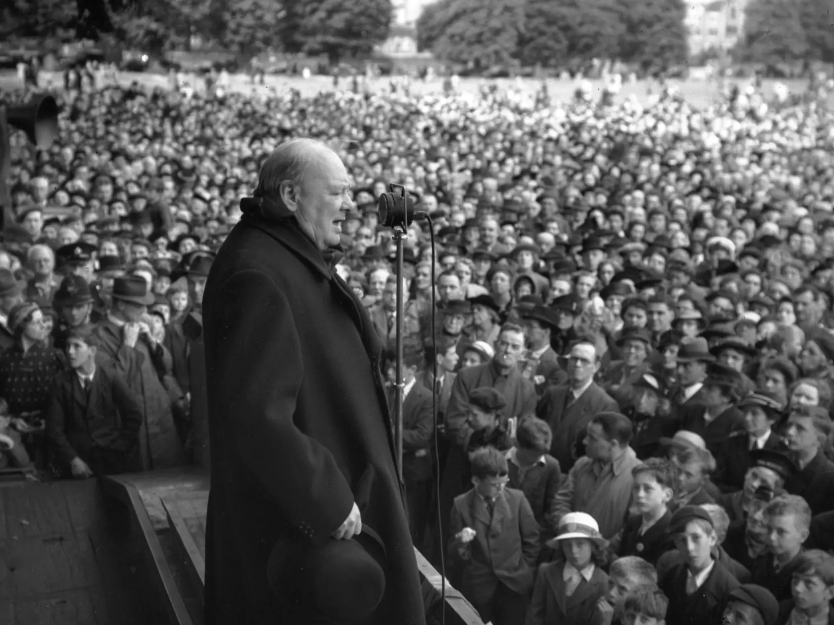 Júl 1945:  Sir Winston Leonard Spencer Churchill (1874 - 1965) bol známy svojimi prejavmi.