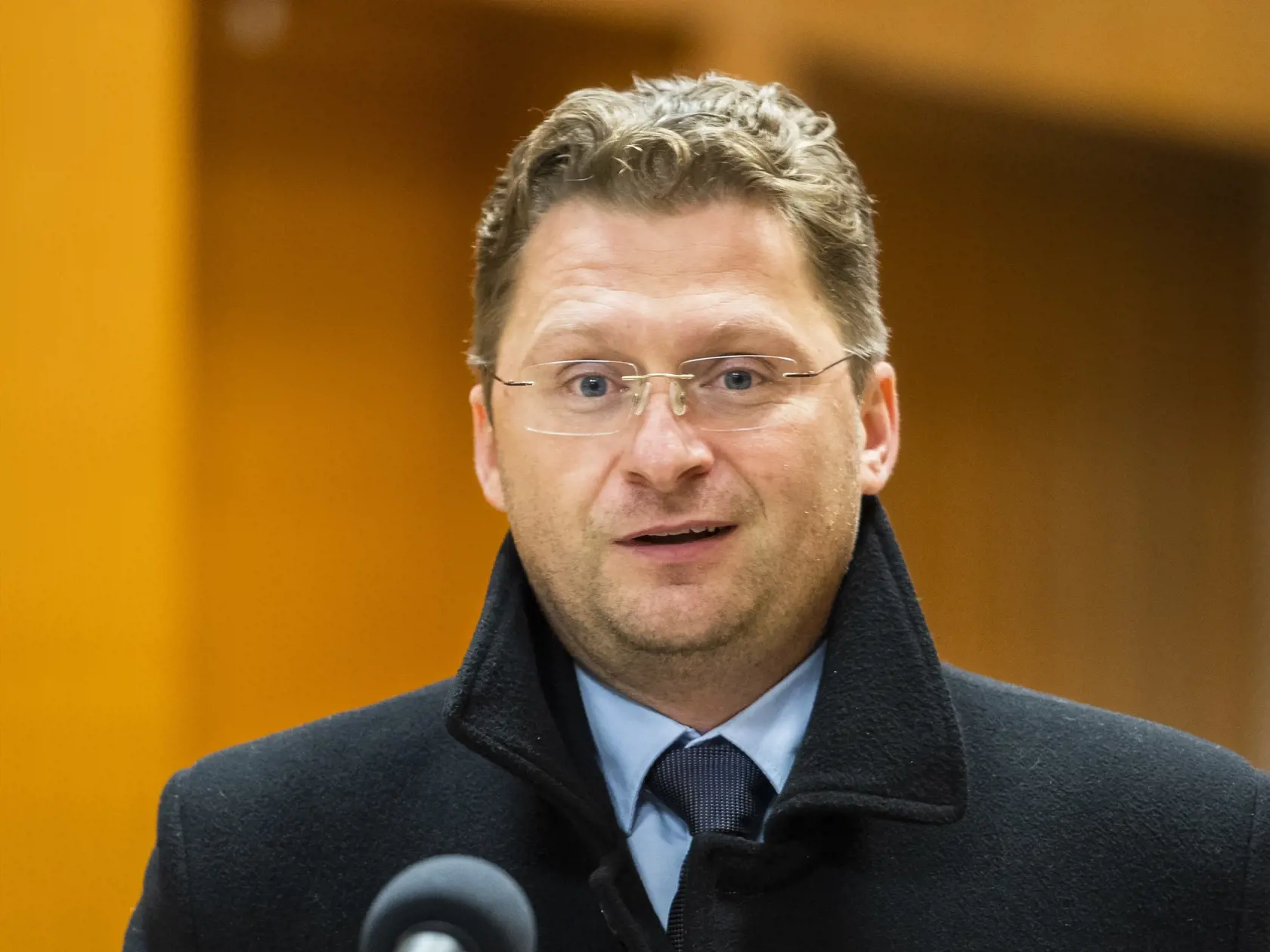 Na snímke predseda Lekárskeho odborového združenia (LOZ) Peter Visolajský počas tlačového brífingu po skončení rokovania medzi LOZ a vládou SR v Bratislave v pondelok 21. novembra 2022.