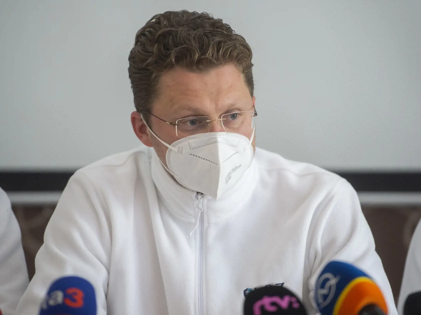Lekárske odborové združenie (LOZ) zvolalo tlačovú konferenciu na Tému "Vláda svojou nečinnosťou nedáva lekárom na výber" 5. apríla 2022 v Bratislave. Na snímke predseda LOZ Peter Visolajský. Lekárski odborári vyhlásili štrajkovú pohotovosť.