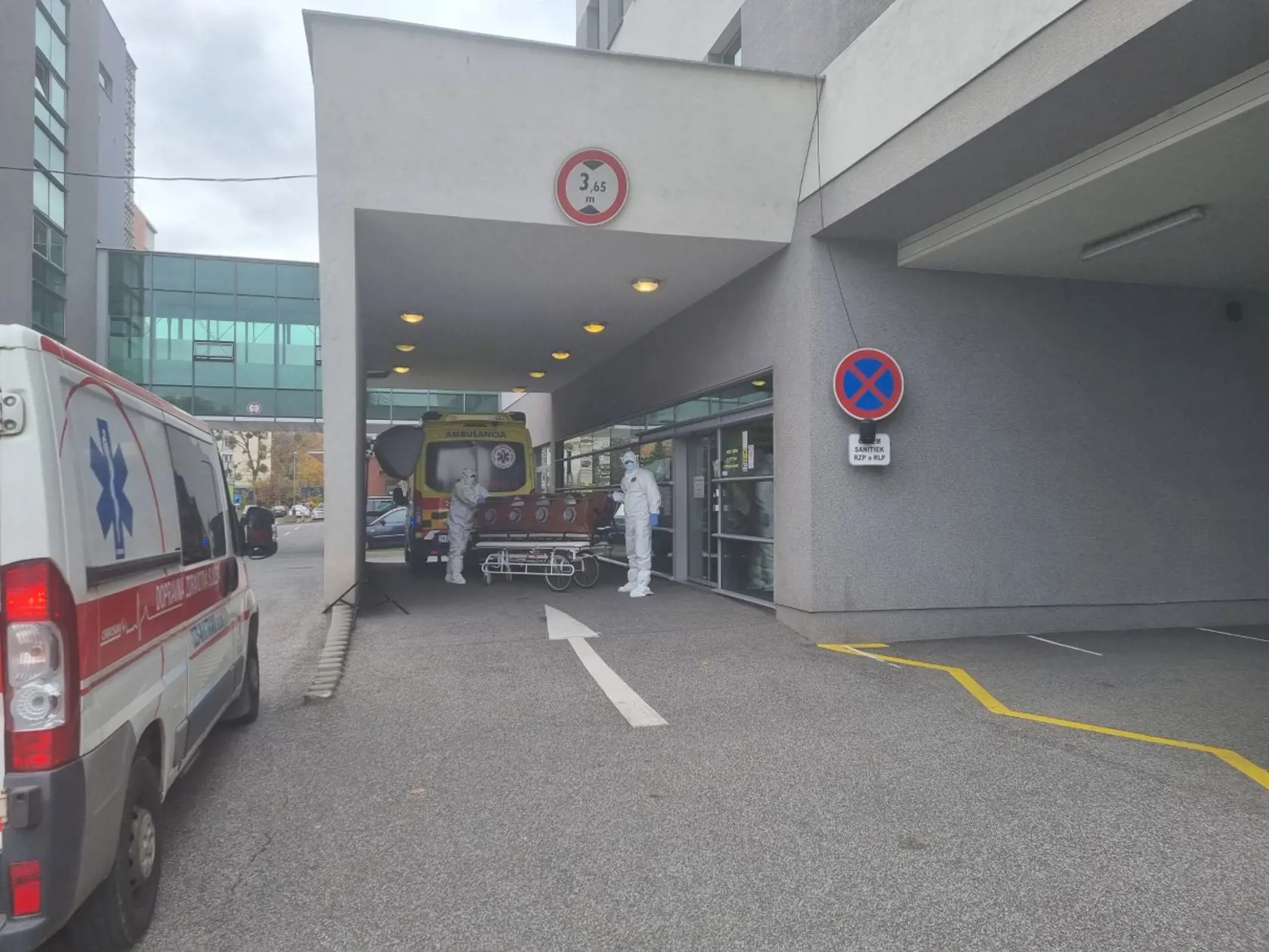 Bokom nestojí ani Záchranná služba Košice.