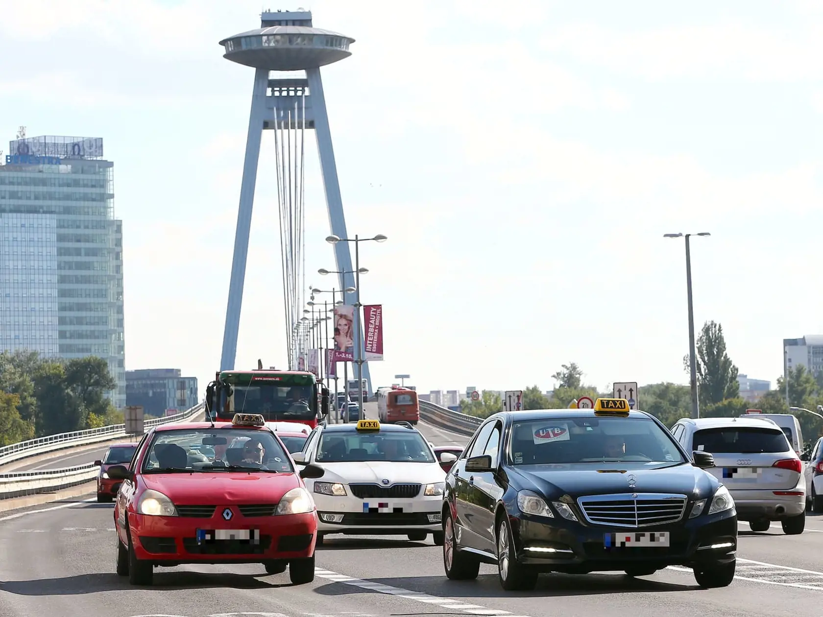 Taxikár v Bratislave ročne najazdí 100 000 kilometrov.