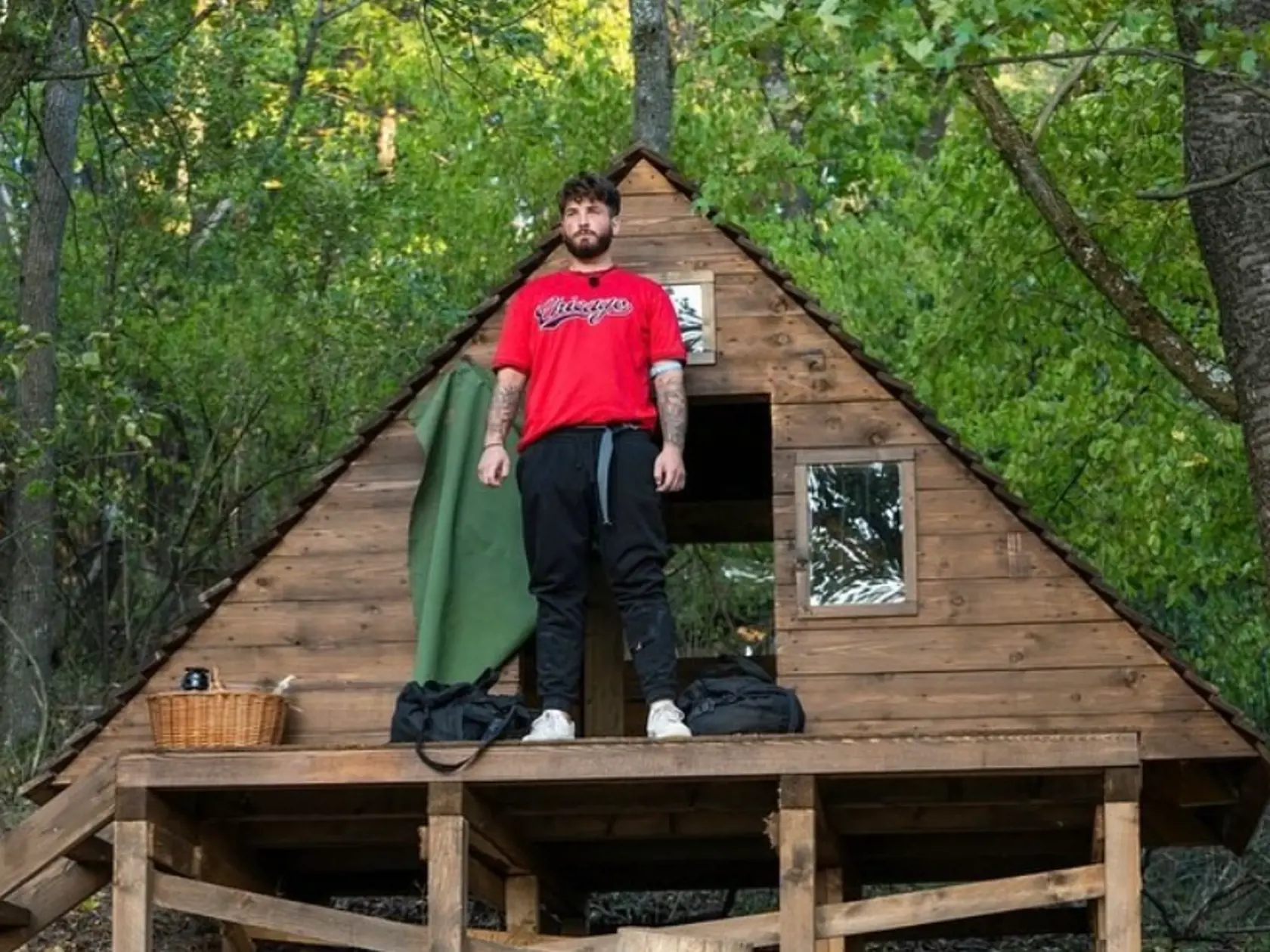 Vypadnutý farmár Peter mal byť hosťom relácie Farma Xtra a Teleráno, dvakrát sa vyhovoril na chorobu.