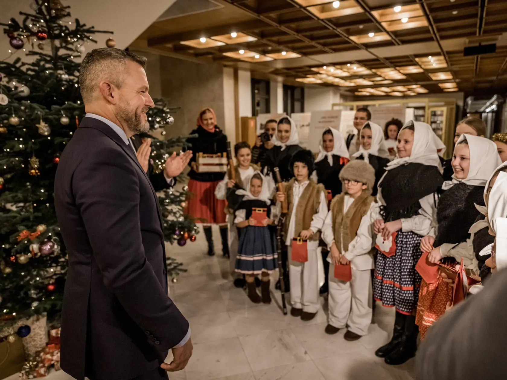 Zábery z NR SR, kde sa s deťmi dostal do konfliktu Igor Matovič.