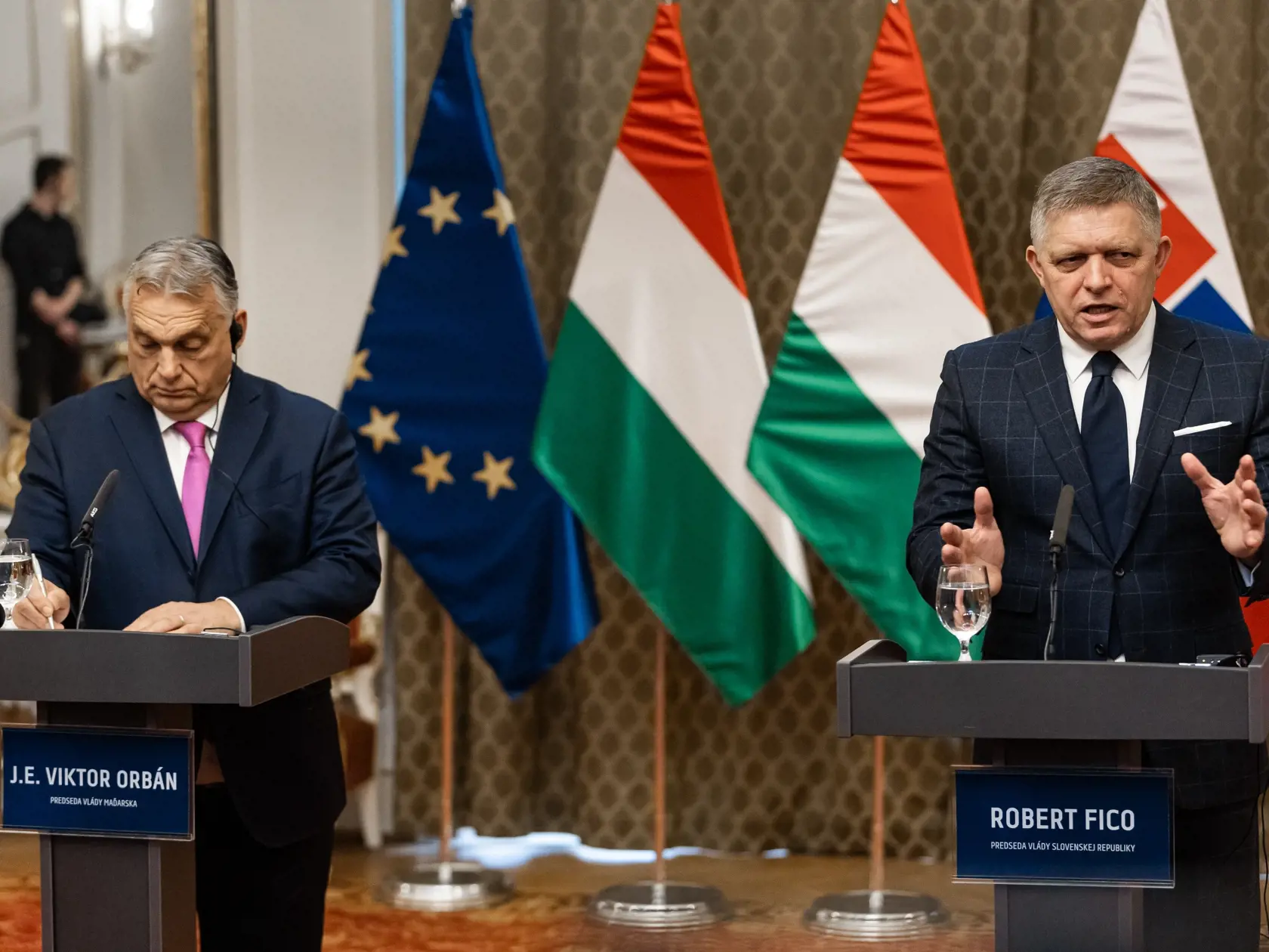 Oficiálna návšteva maďarského premiéra Viktora Orbána na úrade vlády SR, kde ho privítal premiér Robert Fico.