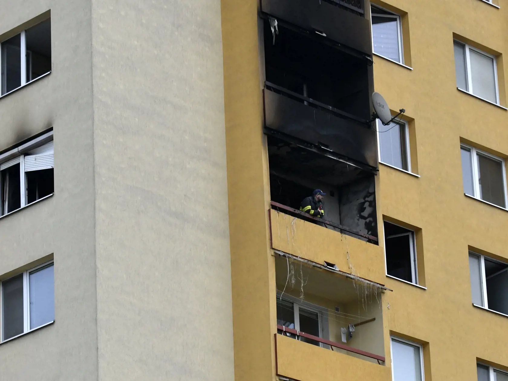 Byty okrem požiaru poškodila aj voda z hasenia.