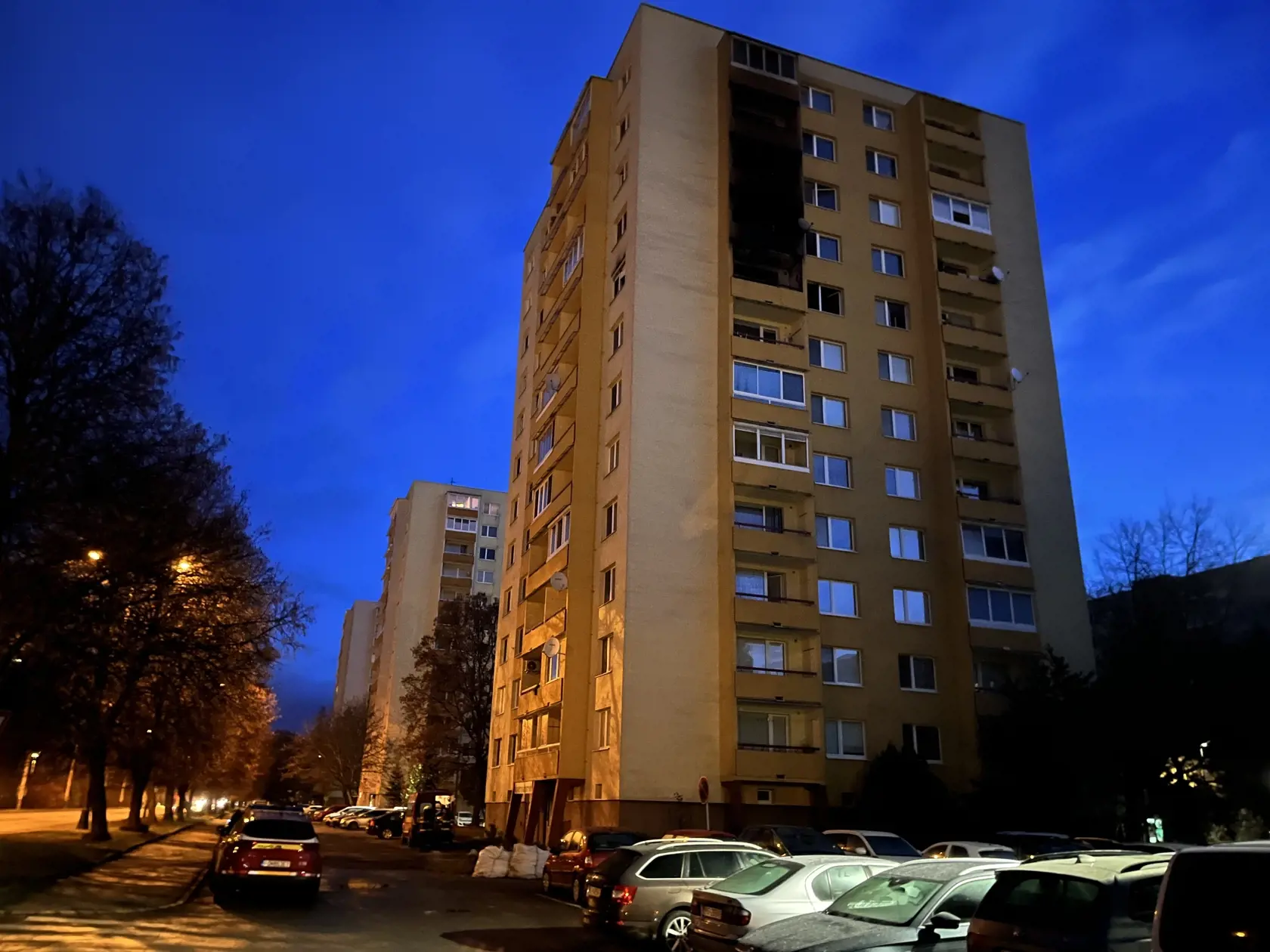 Obyvatelia si museli zabezpečiť náhradné bývanie u príbuzných alebo priateľov. Komu sa to nepodarilo, pomohlo mesto.