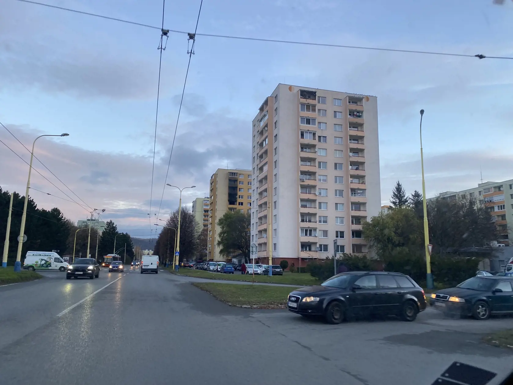 Nájomníci čakajú na posudok statika.