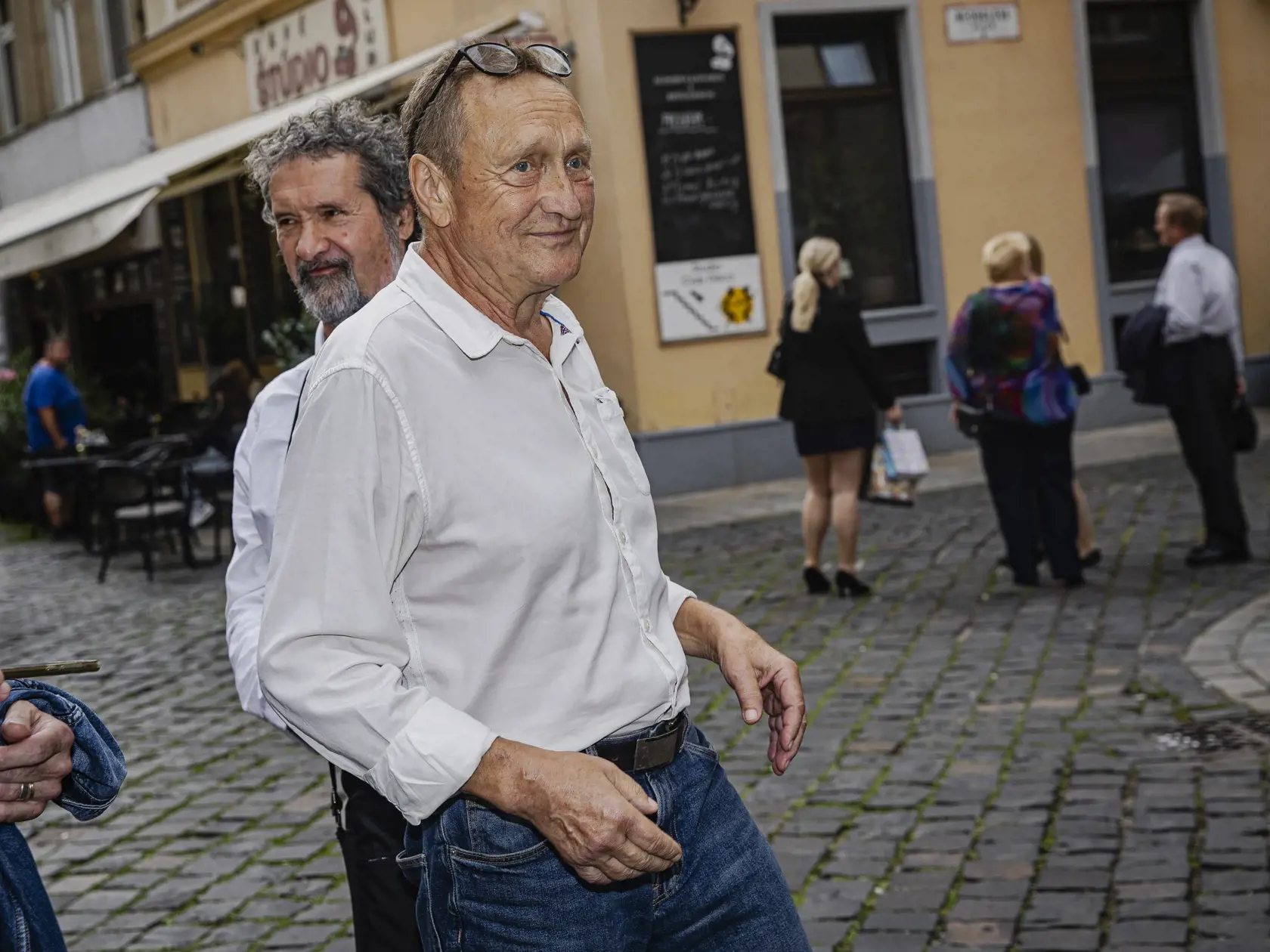 Na snímke Ľubomír Paulovič počas slávnostného odhalenia dlaždice Jurajovi Jakubiskovi na Filmovom chodníku slávy v Bratislave.