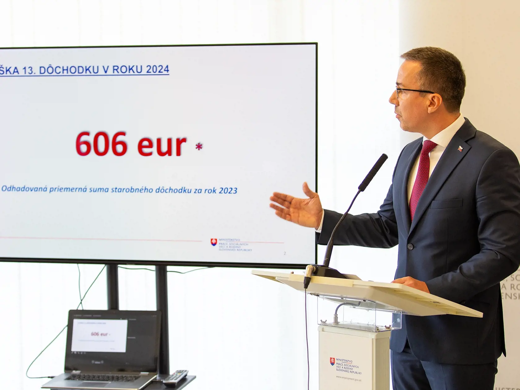 Erik Tomáš hovorí o tom, aká bude suma 13. dôchodku na budúci rok.