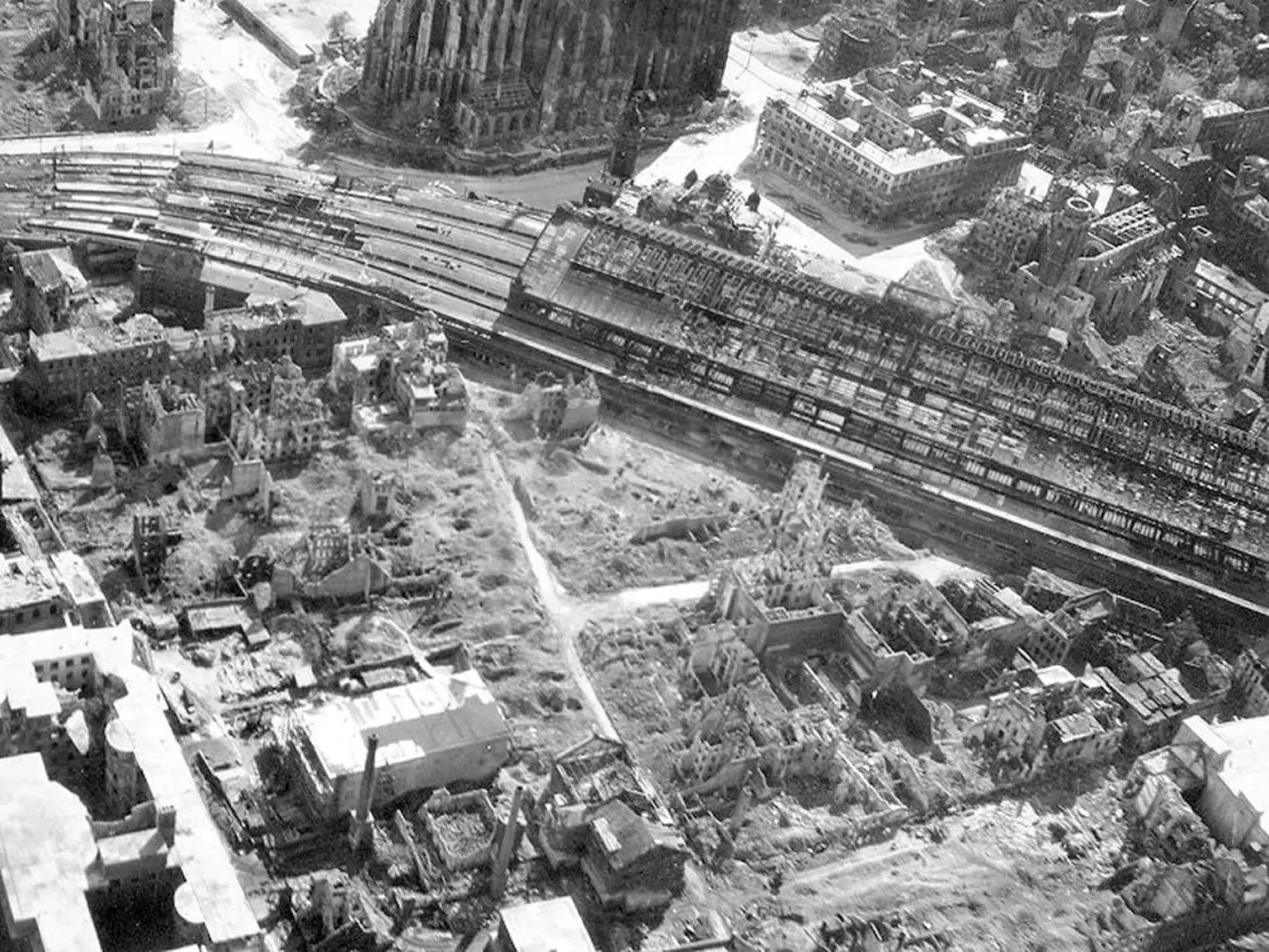 Kolínsky dóm prežil bombardovanie mesta.