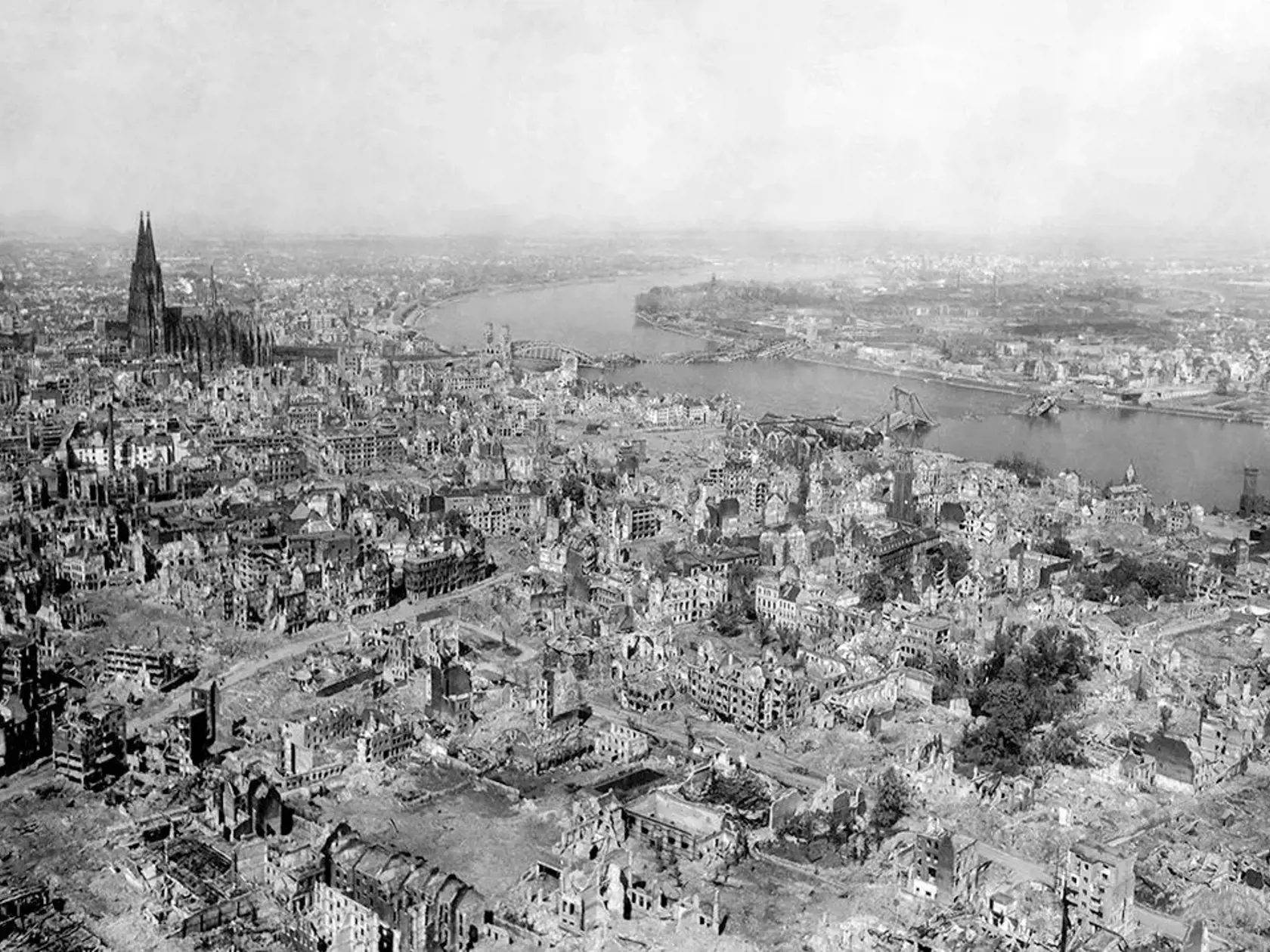 Kolínsky dóm prežil bombardovanie mesta.