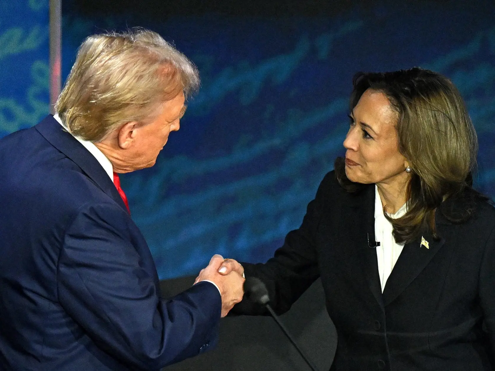 Donald Trump sa stretol s protikandidátkou na prezidentku USA Kamalou Harrisovou v ostro sledovanej predvolebnej debate Kto z koho?