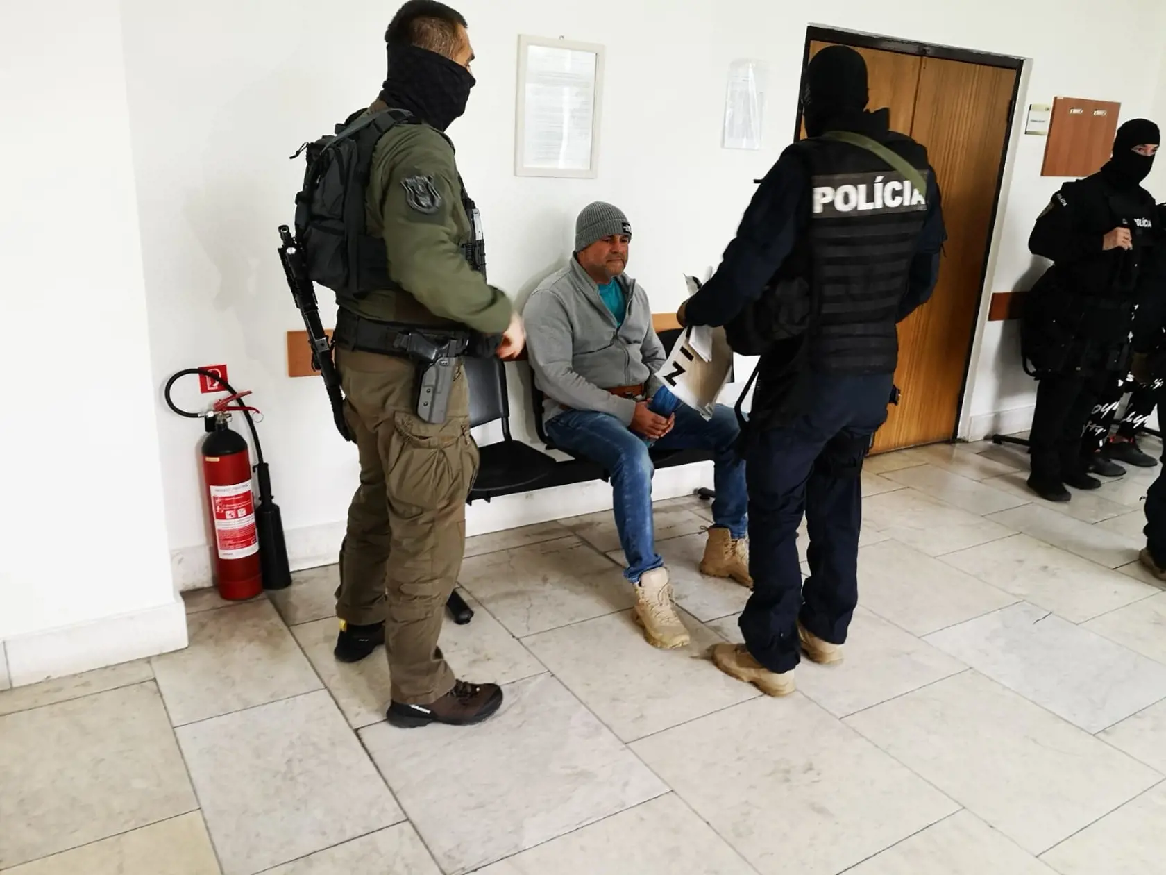 Zúbek vravel, že všetko je inak ako tvrdia policajti a to, čo robili dievčatá sa nedalo ustriehnuť.