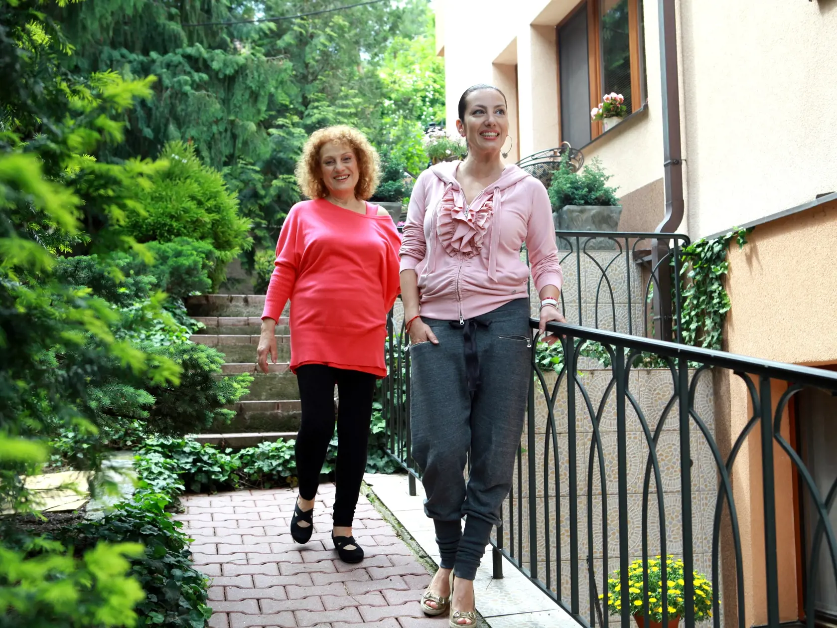 Sona Valentova
Katarina Hasprova