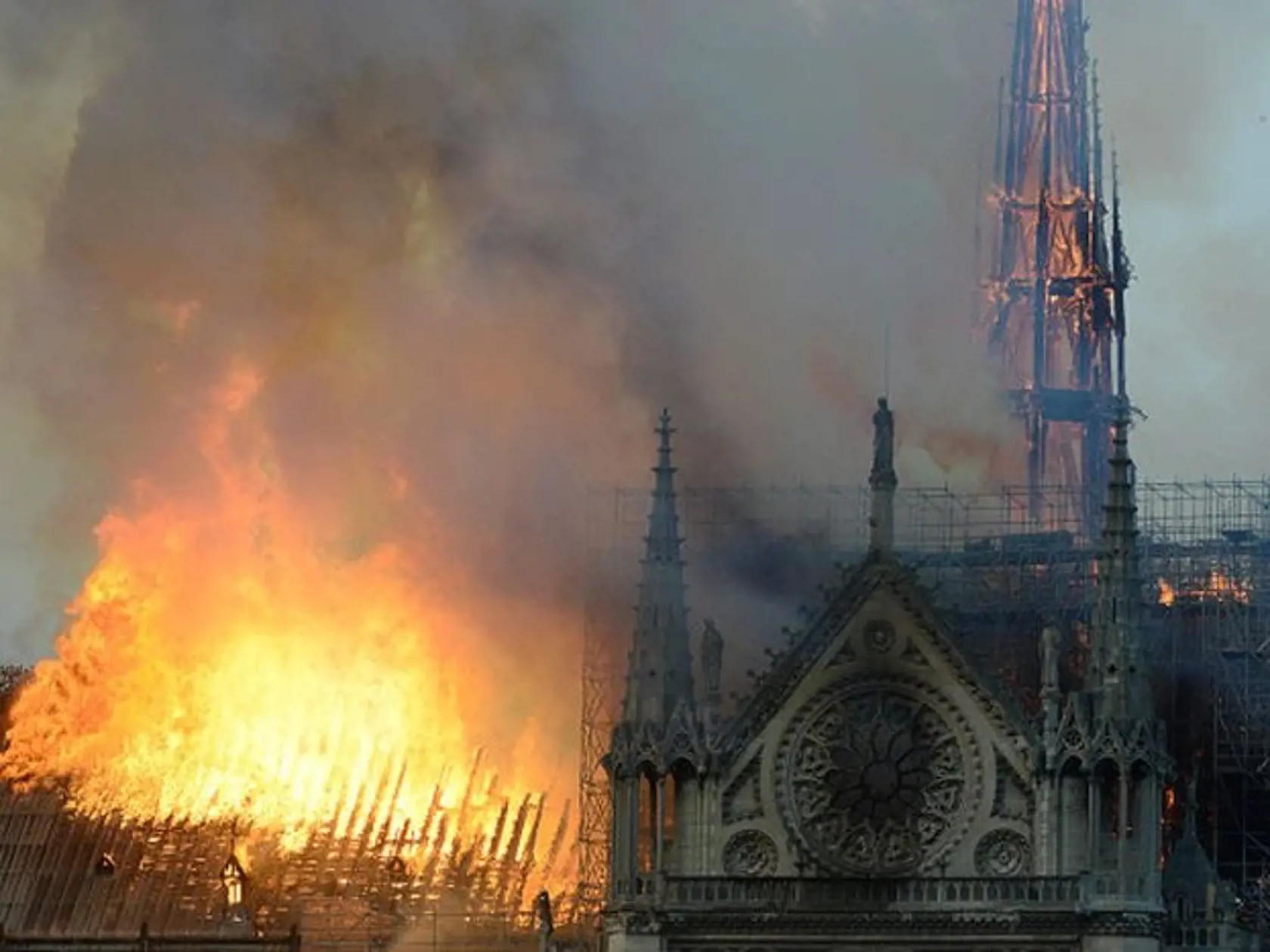 Notre-Dame: Vstane opäť z popola? (VIDEO)