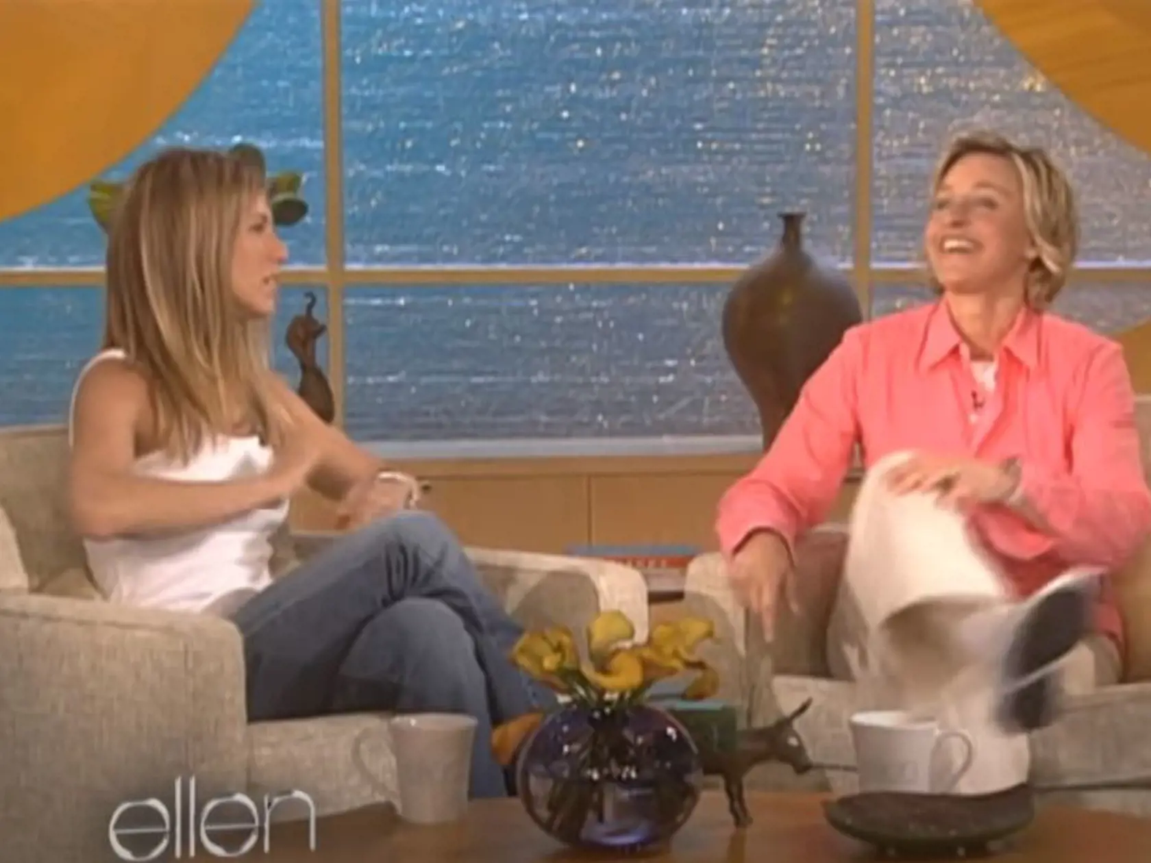 V roku 2003 bola jej prvým hosťom herečka z Priateľov, Jennifer Aniston.