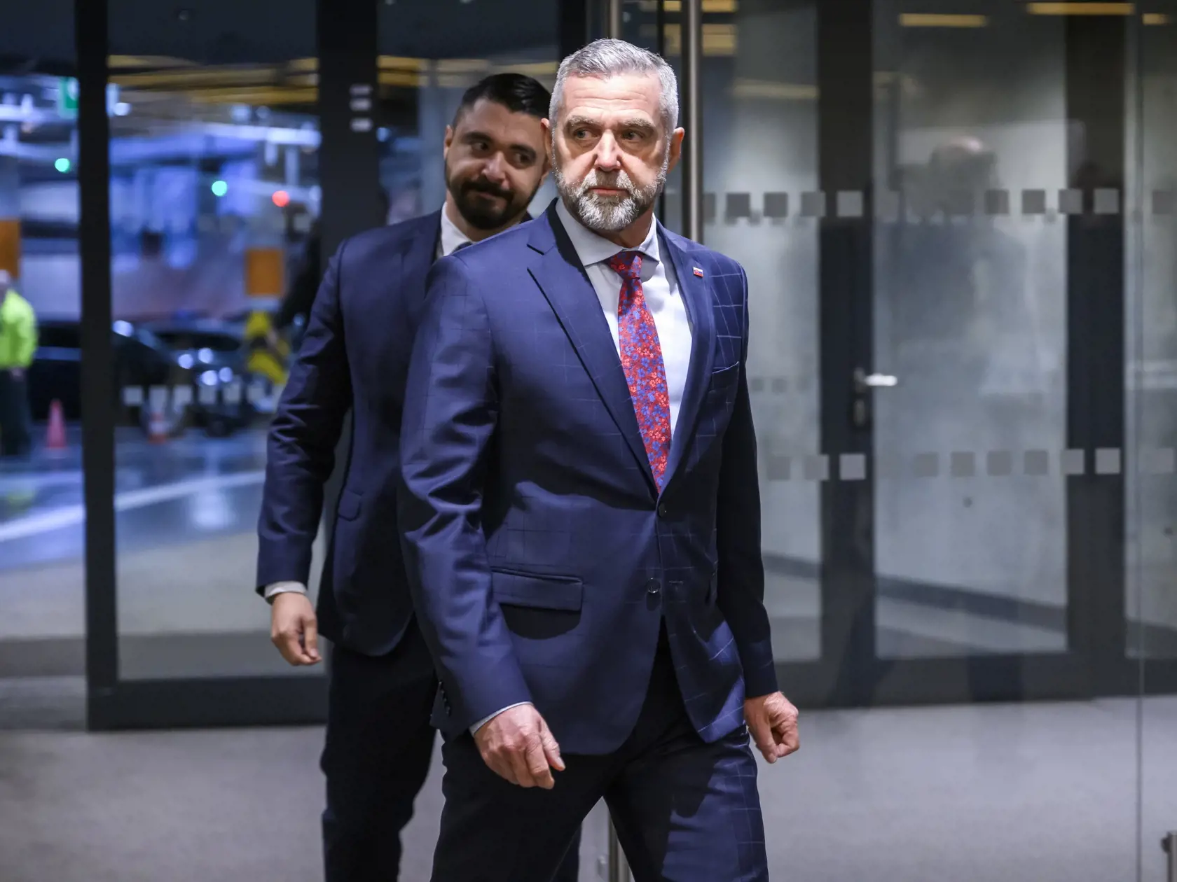 Na snímke poslanec NR SR za Smer-SD a bývalý prezident Policajného zboru Tibor Gašpar prichádza na snem strany Smer-SD v piatok 17. novembra 2023 v Bratislave.