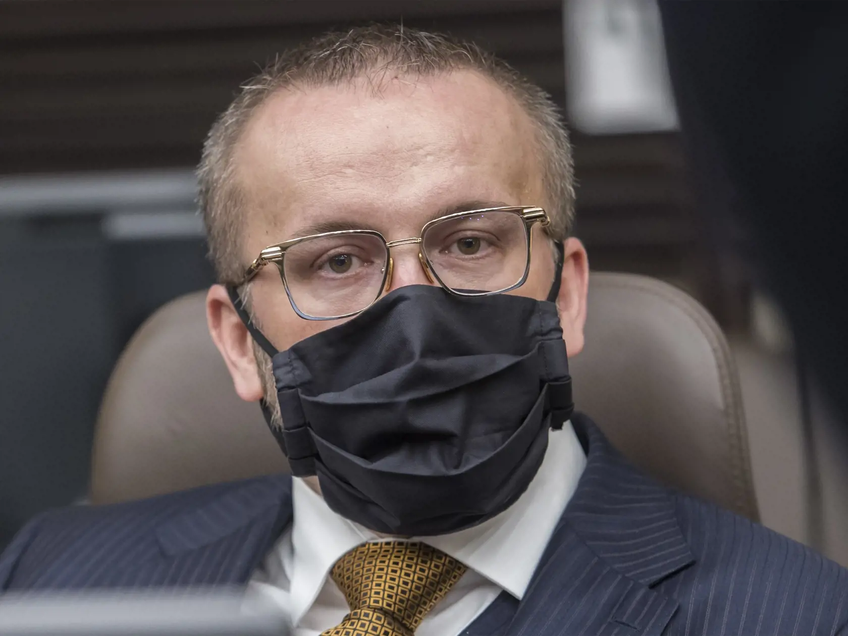 Na snímke šéf Slovenskej informačnej služby (SIS)  Vladimír Pčolinský počas 130. zasadnutia Bezpečnostnej rady SR, na ktorej sa zúčastnila prezidentka SR Zuzana Čaputová a premiér SR Igor Matovič, 20. októbra 2020 v Bratislave. FOTO TASR - Martin Baumann