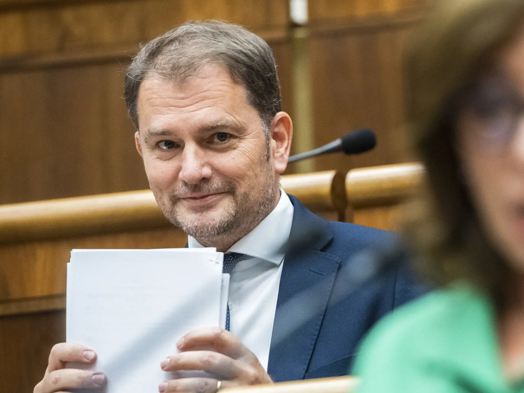 Na snímke zľava podpredseda vlády a minister financií SR Igor Matovič (OĽaNO) a poslankyňa NRSR Anna Zemanová (SaS) počas 73. schôdze NRSR