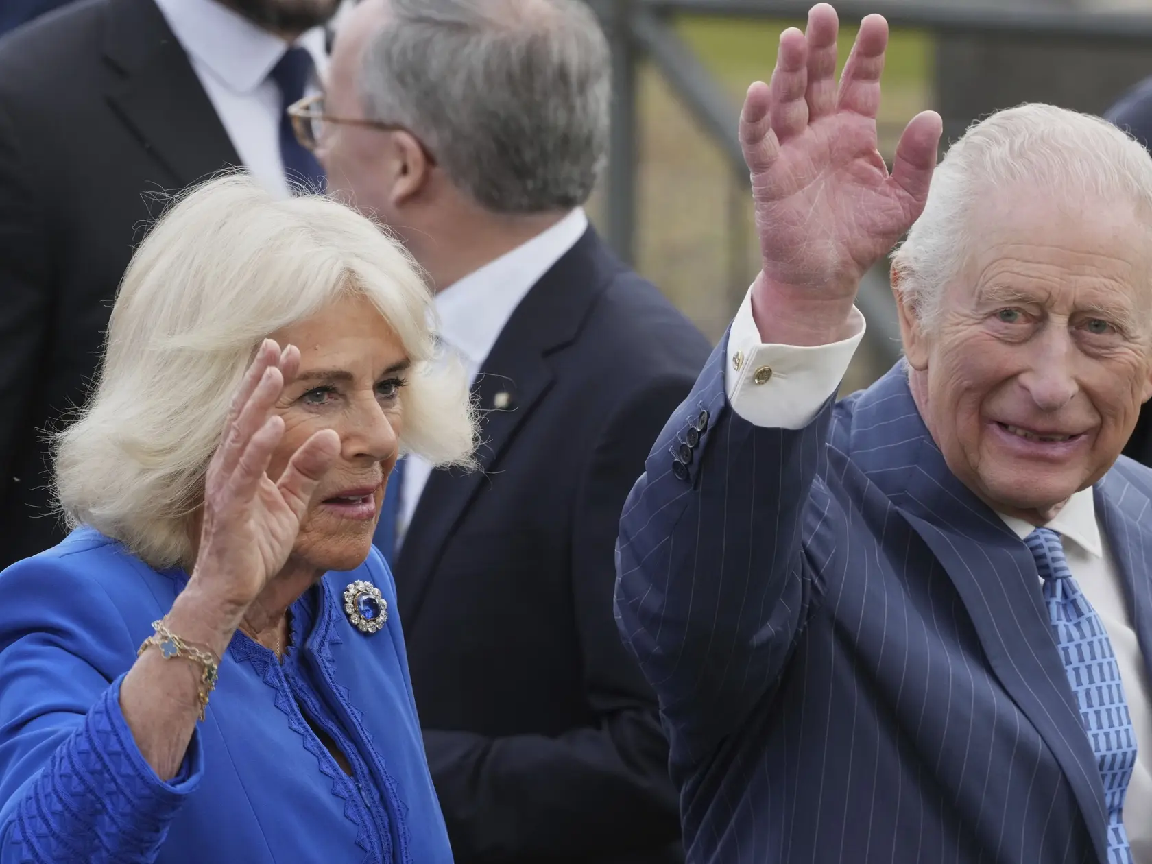 Kráľ Karol (76) a Camilla (77) sa vybrali na štvordňovú návštevu Talianska, počas ktorej zároveň oslavujú aj 20. výročie ich kráľovskej svadby.