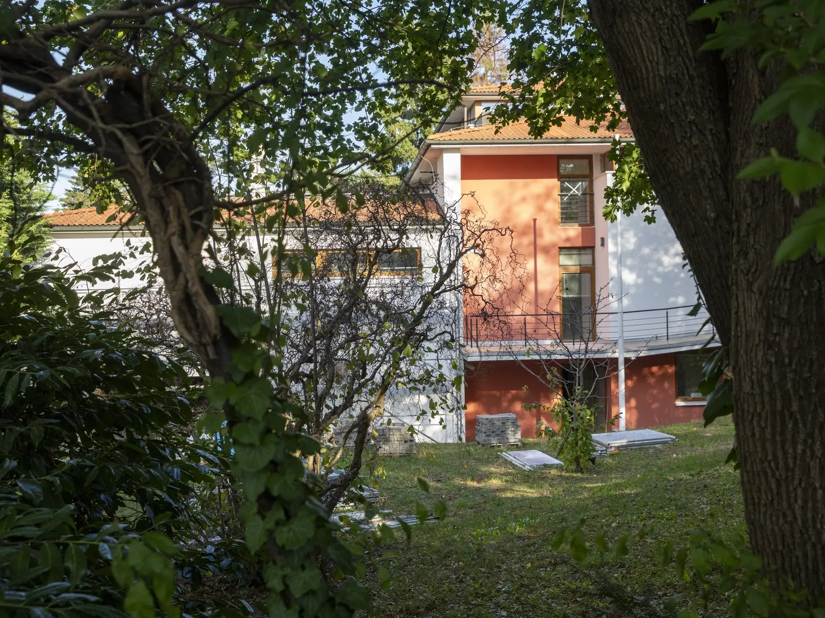 Október: Vila pre štátnych predstaviteľov na Gorazdovej v Bratislave.