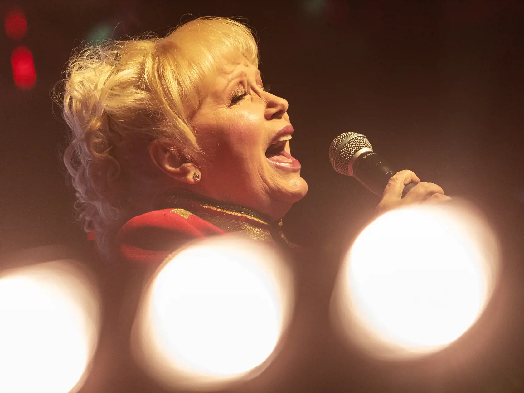 Vianočný koncert Mariky Gombitovej v Bratislave. Na snímke Marika Gombitová.