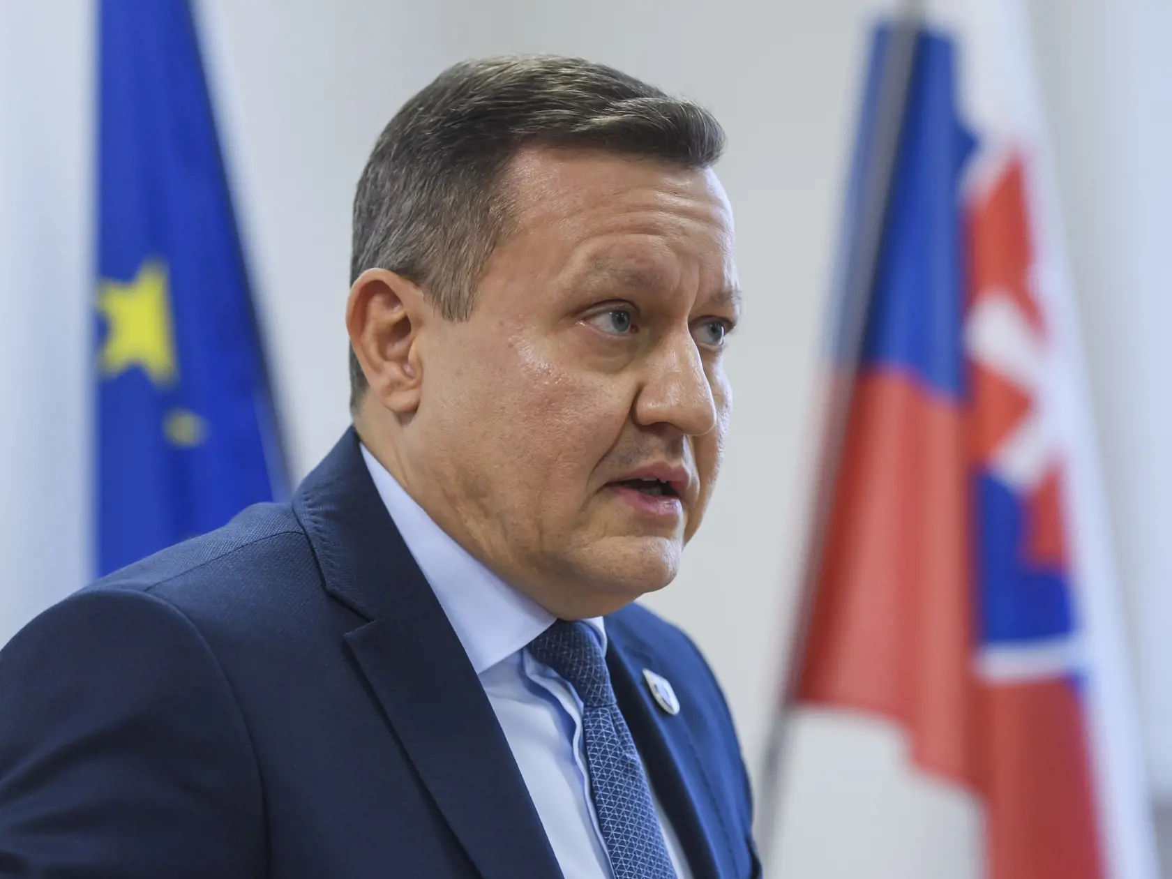 Na snímke špeciálny prokurátor Daniel Lipšic počas brífingu na tému Manipulácie nahrávok, týkajúcich sa prokurátorov Úradu špeciálnej prokuratúry (ÚŠP), v stredu 15. novembra 2023 v Pezinku.