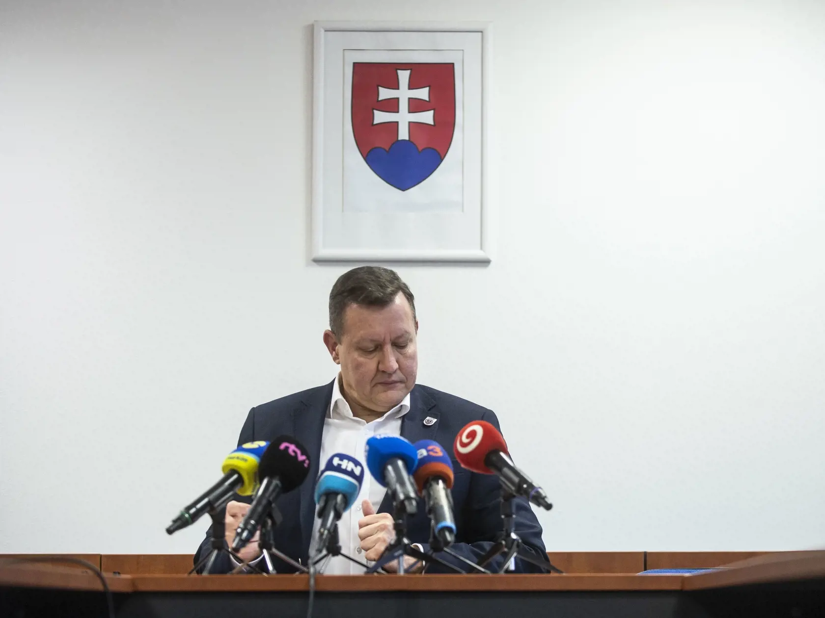 Na snímke špeciálny prokurátor SR Daniel Lipšic počas tlačovej konferencie na tému Trestné oznámenie ministra vnútra SR v súvislosti s poskytnutím ochrany príslušníkom Národnej kriminálnej agentúry (NAKA) 27. novembra 2023 v Bratislave.