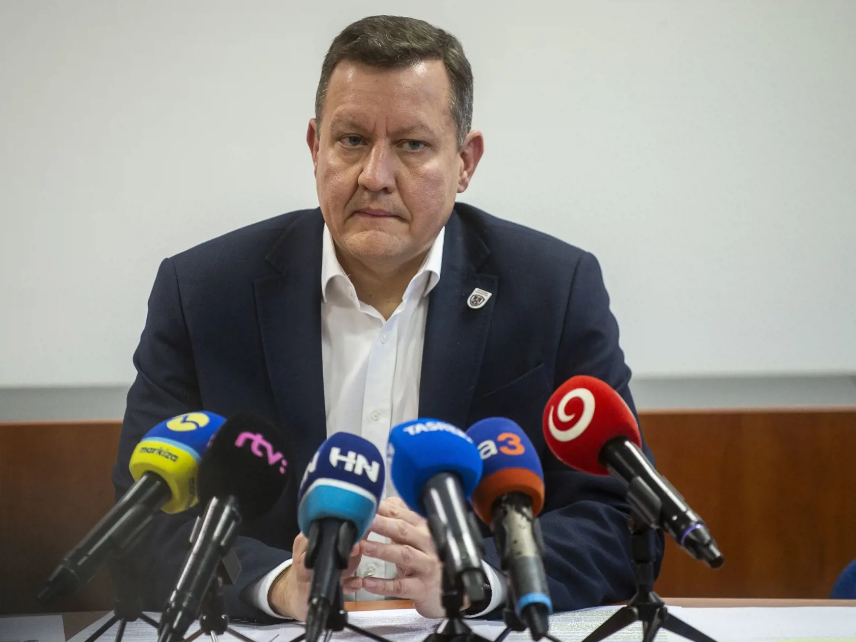 Na snímke špeciálny prokurátor SR Daniel Lipšic počas tlačovej konferencie na tému Trestné oznámenie ministra vnútra SR v súvislosti s poskytnutím ochrany príslušníkom Národnej kriminálnej agentúry (NAKA) 27. novembra 2023 v Bratislave.