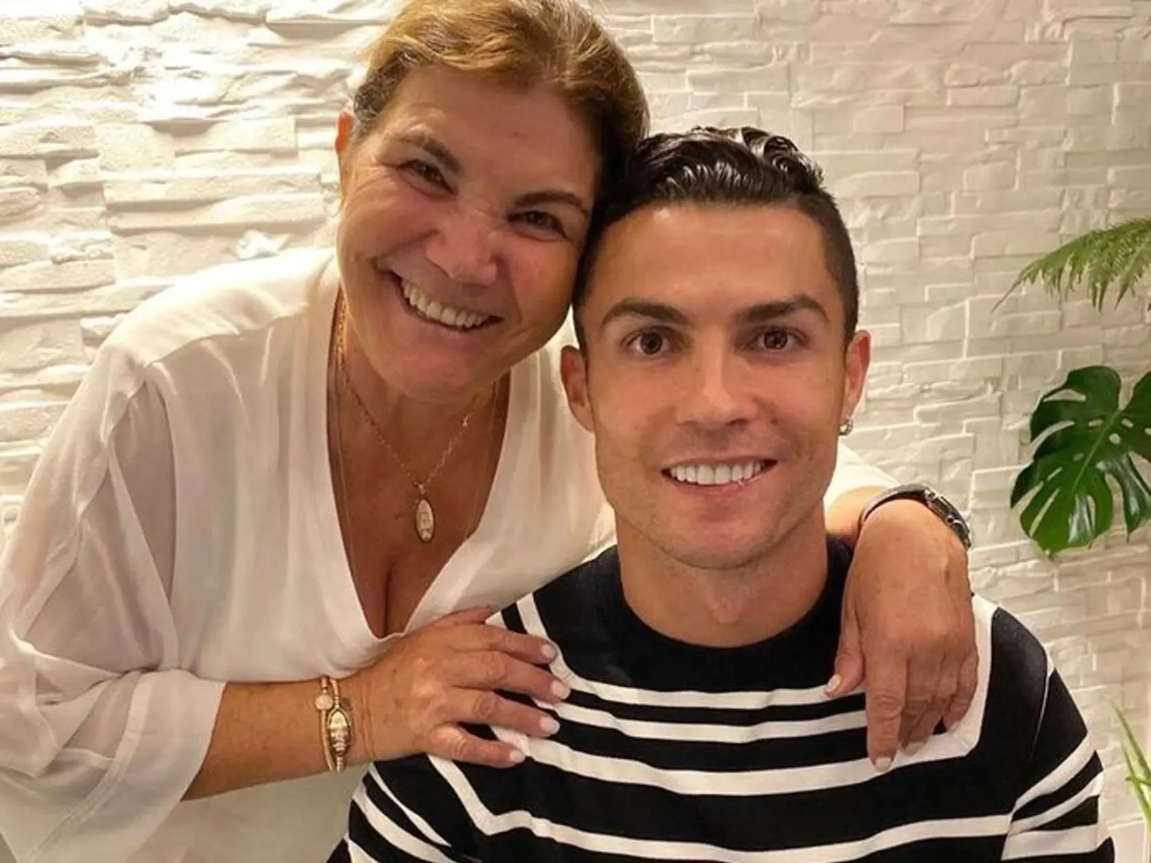 Hviezdny Cristiano Ronaldo so svojou mamou.