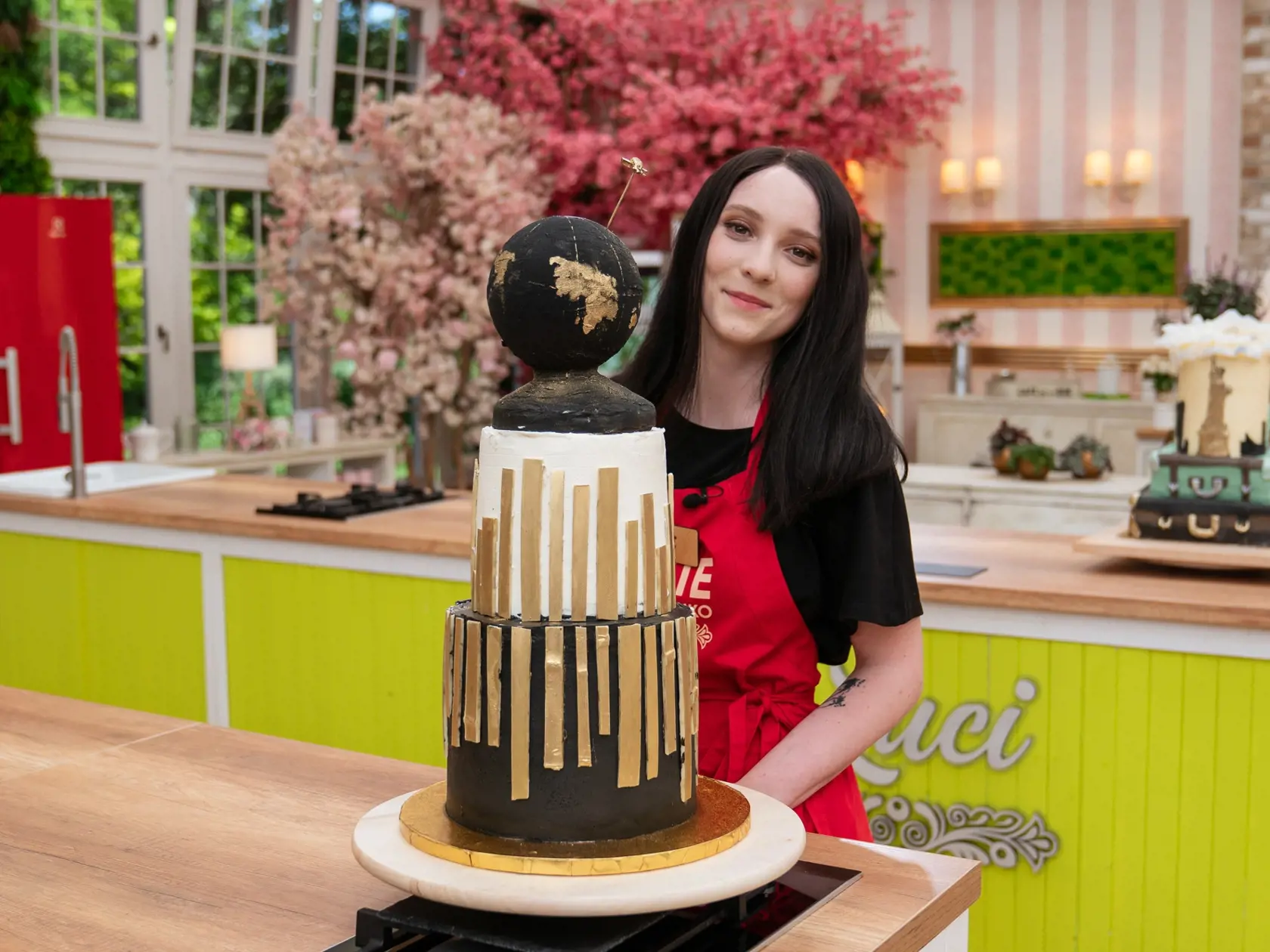 Timi by rada zmenila názor ľudí na čierne torty. Podľa nej sú krásne a elegantné.