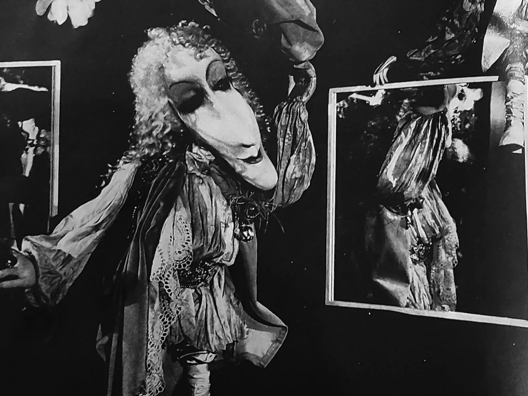 Fotografie sú z inscenácií Malý princ, Petruška, Jačmienok a Cibuľko, ktoré zinscenoval Pavel Uher.