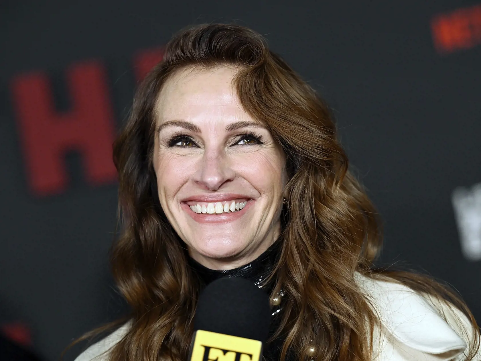 Na snímke americká herečka Julia Roberts (vo filme Amanda Sandfordová) prichádza na premiéru amerického psychologického trileru Leave the World Behind spoločnosti Netflix v hoteli Plaza v New Yorku v noci na 5. decembra 2023. FOTO TASR/AP