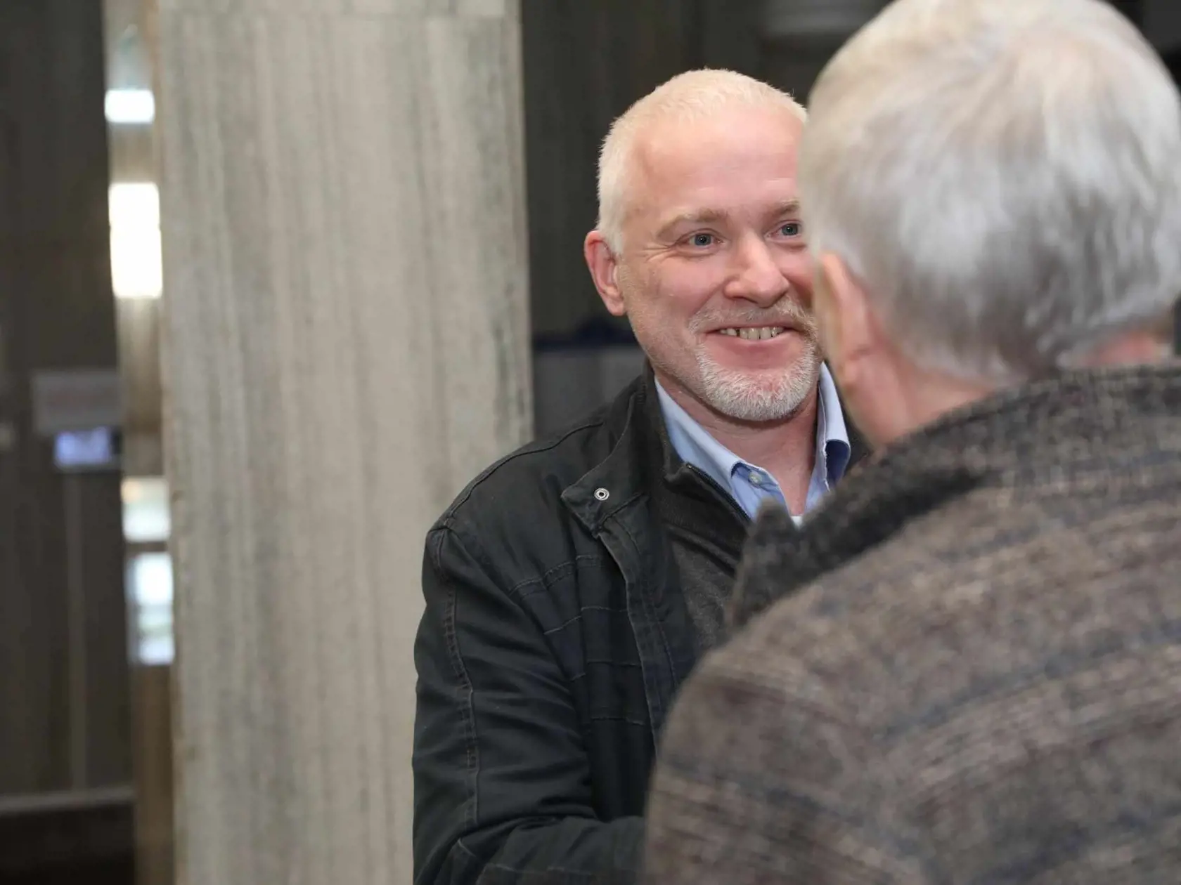 Vladimír, ktorý postrelil kadetku Mišku, sa dnes postavil pred súd. „Cítim sa vinný. Každý inštruktor je zodpovedný za to, čo robí. Je mi to nesmierne ľúto," vyhlásil obžalovaný.