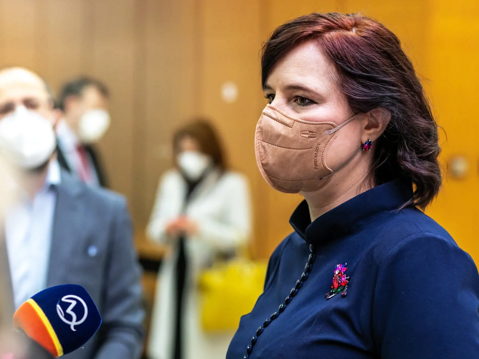 V strane Za ľudí to škrípe. Odchádza z nej čoraz viac ľudí a čoskoro sa zrejme strhne boj o predsednícku stoličku. Vyzývateľkou Veroniky Remišovej by mala byť Mária Kolíková.