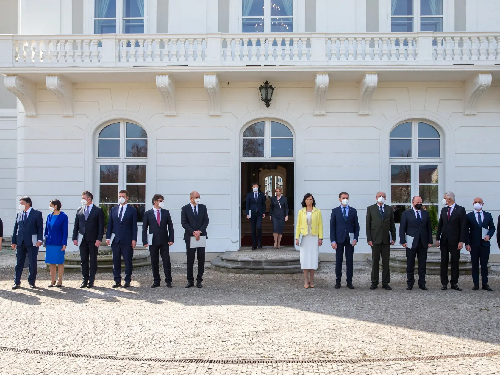 Viacerí funkcionári strany sú nespokojní s tým, ako stranu vedie Veronika Remišová. Jeden z dôvodov bolo aj to, že počas vládnej krízy uvažovala nad možnosťou trojkoalície.