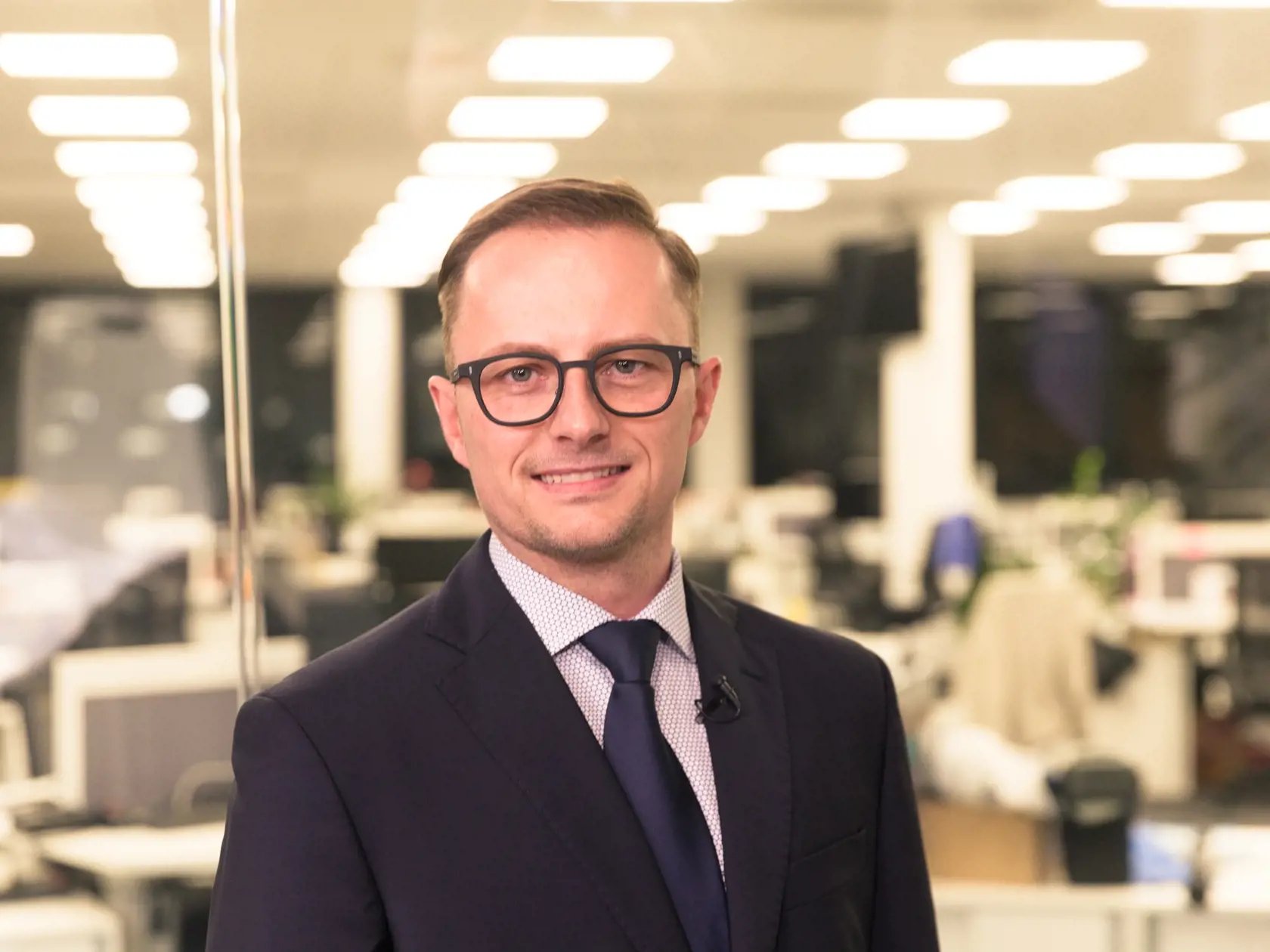 Politológ Miroslav Řádek už aj tak veľkú nádej na záchranu strane nedáva: „Politická strana Za ľudí bola mŕtvym politickým dieťaťom Andreja Kisku. Jej krátka história potvrdzuje, že išlo o celkom zbytočný subjekt, ktorý iba trieštil slovenskú politickú scénu. Konanie súčasných predstaviteľov Za ľudí v konečnom dôsledku pomáha len skrátiť ich agóniu. Ide o vopred stratený stranícky projekt v prípade víťazstva ktoréhokoľvek krídla alebo skupiny.”