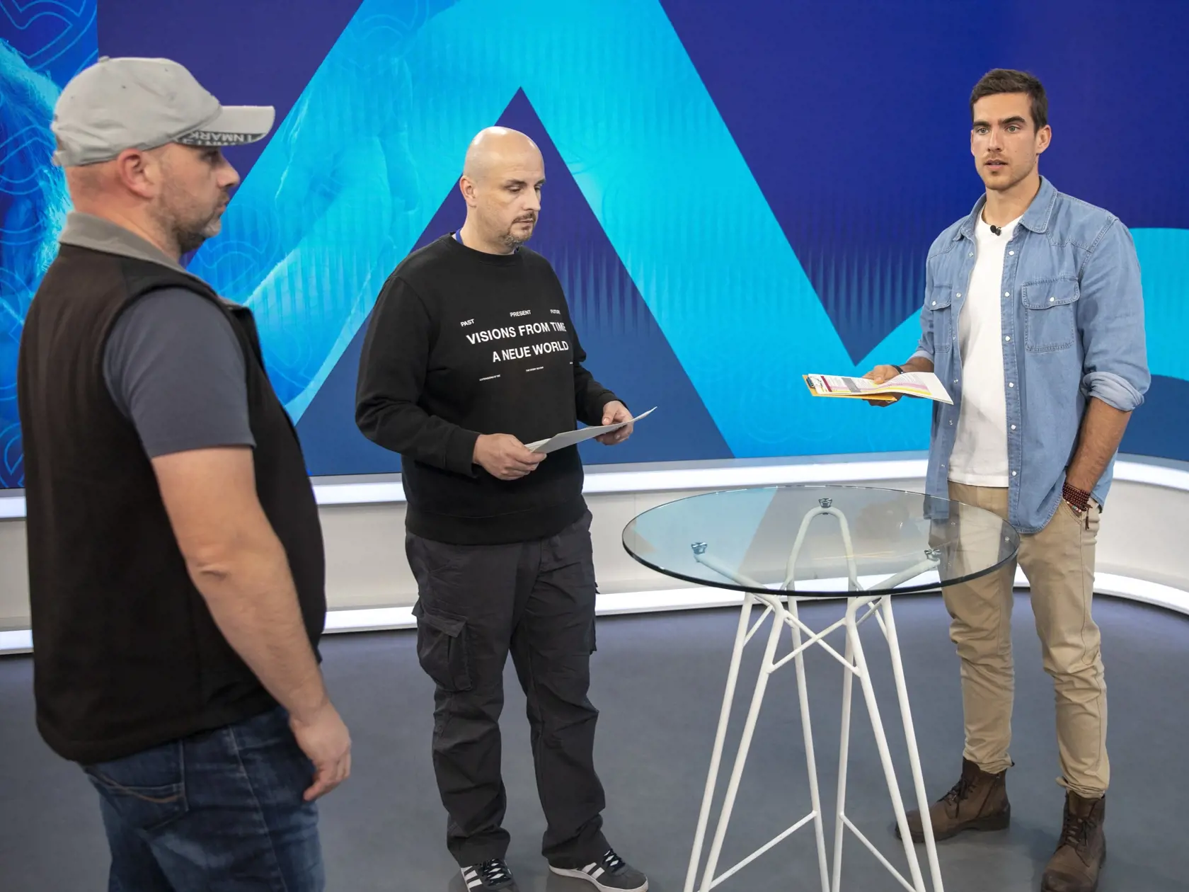 Na snímke je herec a moderátor Telerána Adam Bardy.