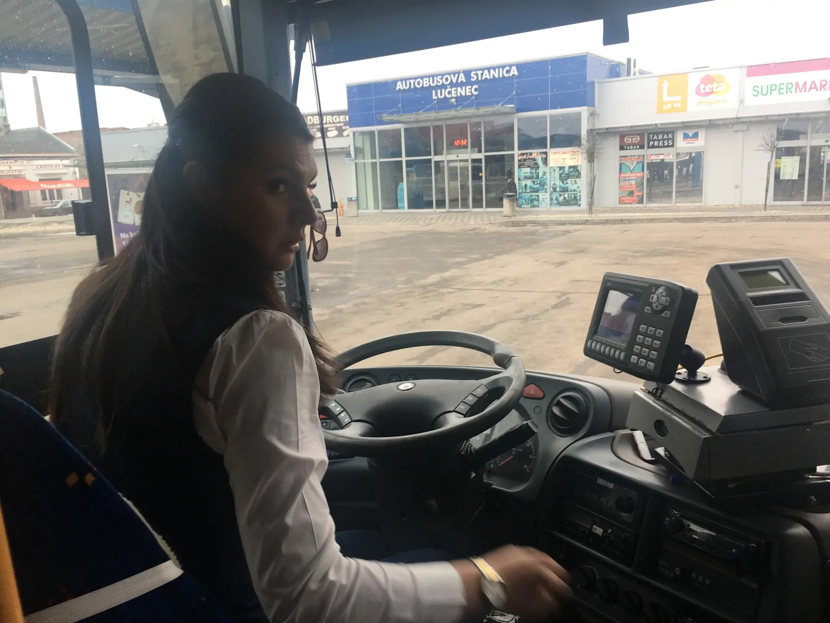 Michaela vstáva každé ráno pred pol treťou a najazdí denne 250 kilometrov.