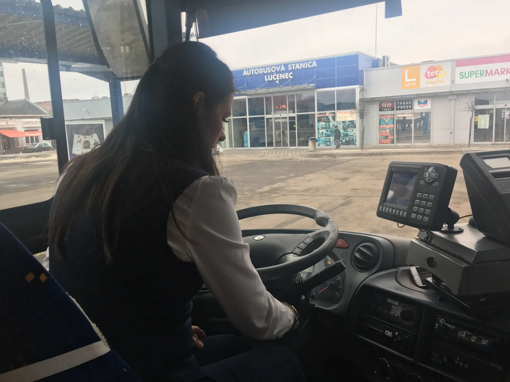 Michaela vstáva každé ráno pred pol treťou a najazdí denne 250 kilometrov.