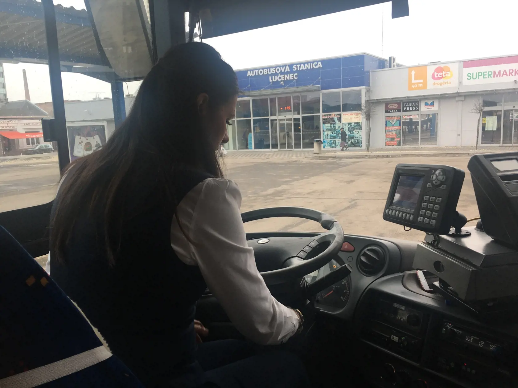 Michaela vstáva každé ráno pred pol treťou a najazdí denne 250 kilometrov.