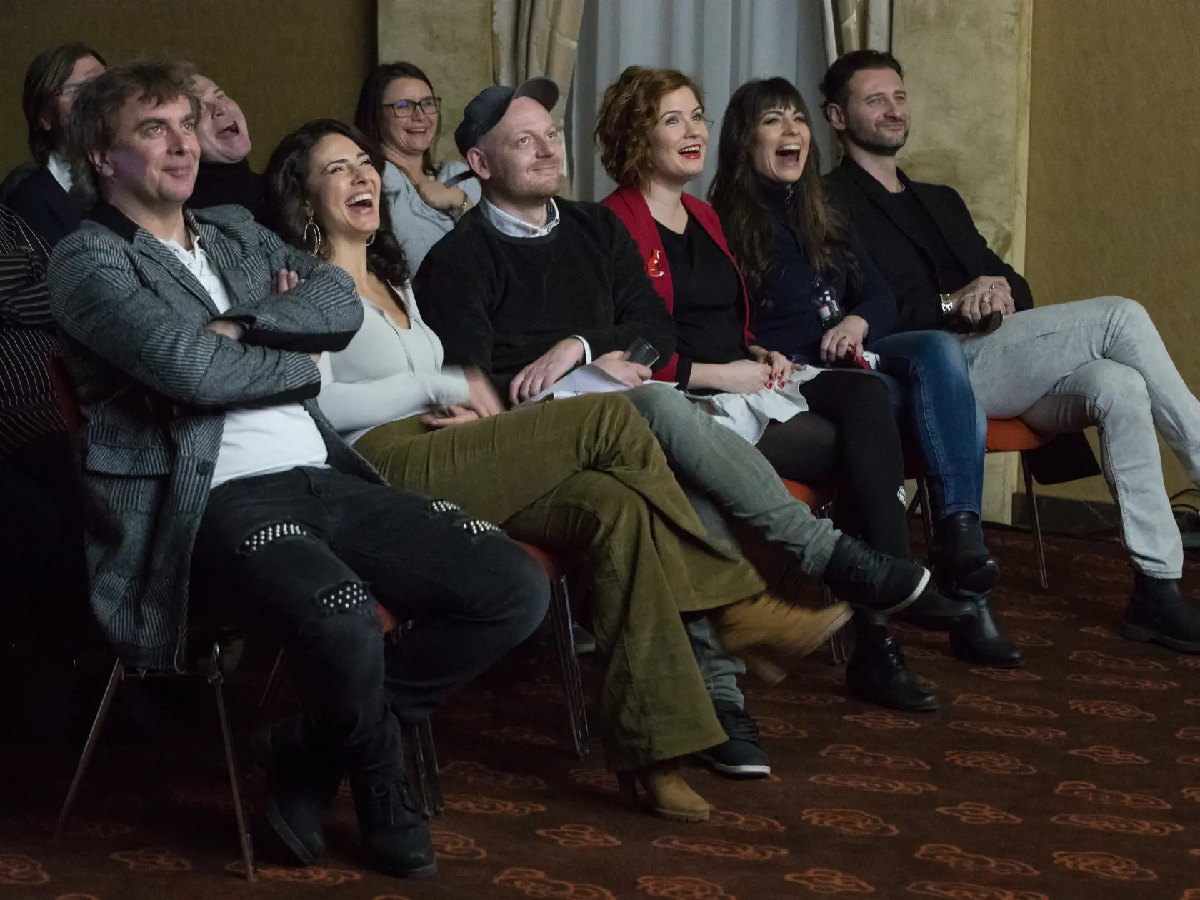 Tlačová konferencia TV JOJ v bratislavskom hoteli Kempinski k pripravovanej druhej sérii televízneho rodinného seriálu Prázdniny. Na snímke zľava je Tomáš Matonoha, Lucia Siposova, Ľuboš Kostelný, Zuzana Norisová Kristína Greppelová a Marko Igonda.
