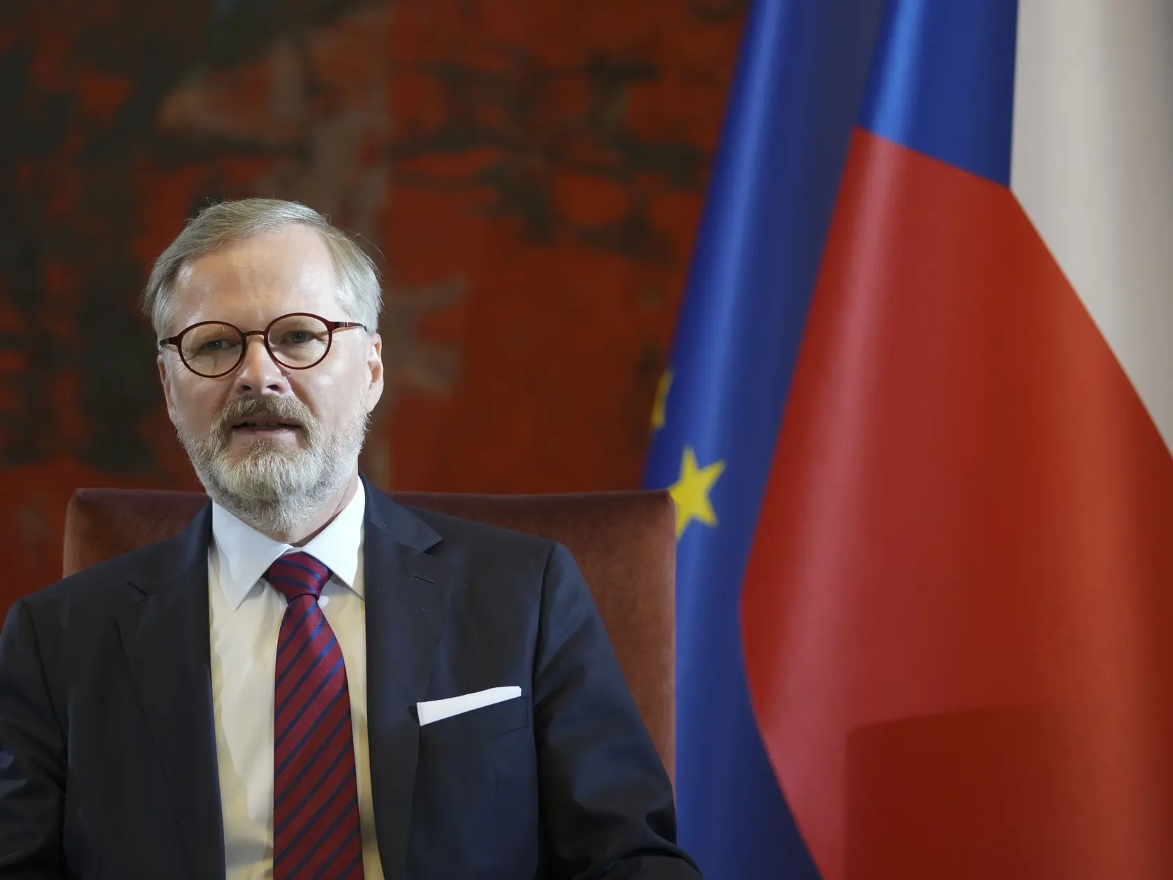 Útok potom potvrdil aj Fiala, podľa ktorého boli účty na sociálnej sieti napadnuté zo zahraničia. Podotkol, že útočníkom sa podarilo preniknúť do profilov napriek dôkladným bezpečnostným opatreniam vrátane dvojfaktorového overovania.
